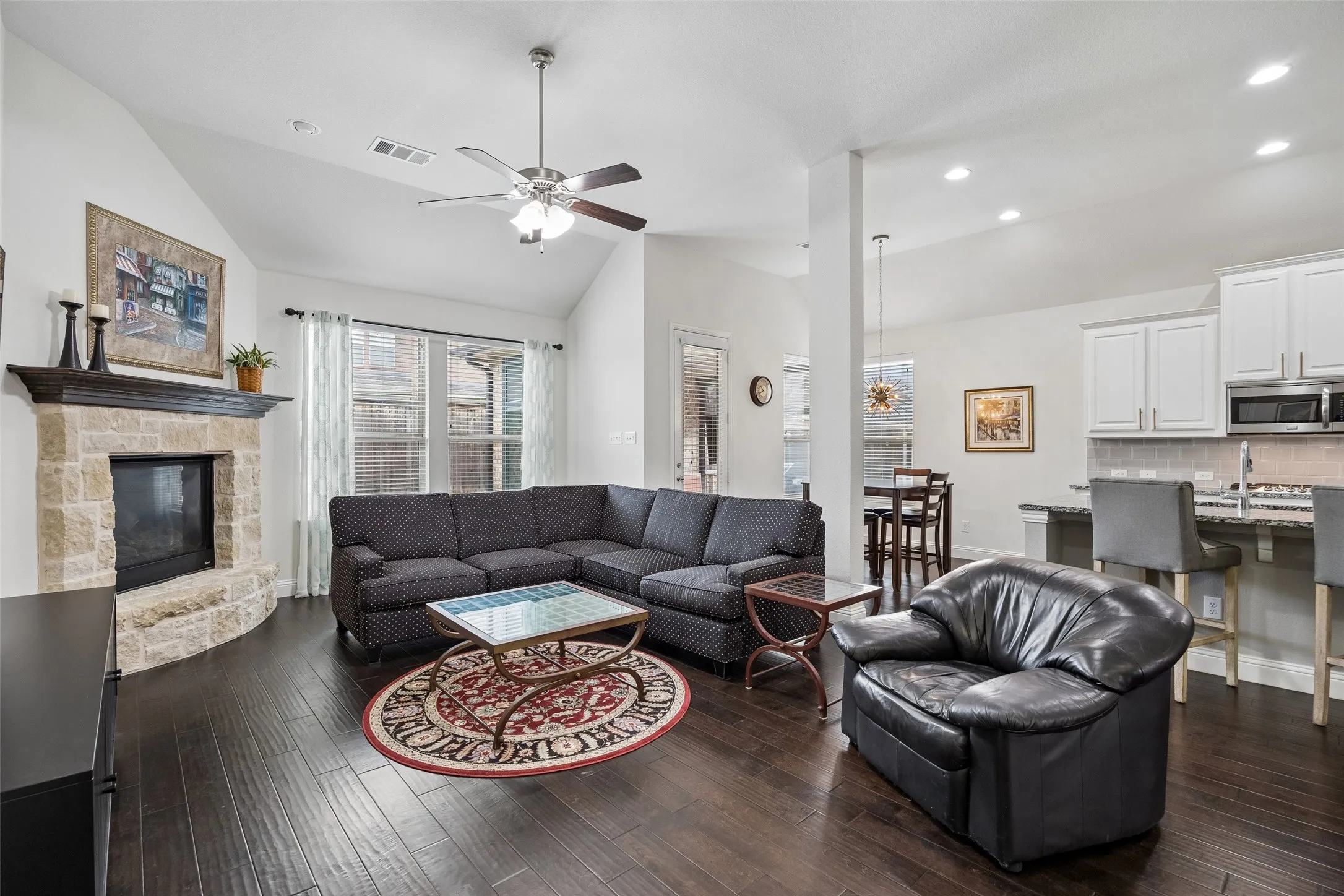 Single Family Residence For Sale in Denton County , 15813 High Line Drive, Prosper, Texas 75078, 4 Bedroom, 3 Bathroom, 2 Garage spaces, 2,238 Sqft, built in 2016, mls#21297154, Real Estate Agent in Prosper, Homes For Sale in Denton county, Homes For Sale in Prosper, Realtor in Prosper Texas, Real Estate Brokerage Independent Realty Texas, Luminita Cordes Realtor