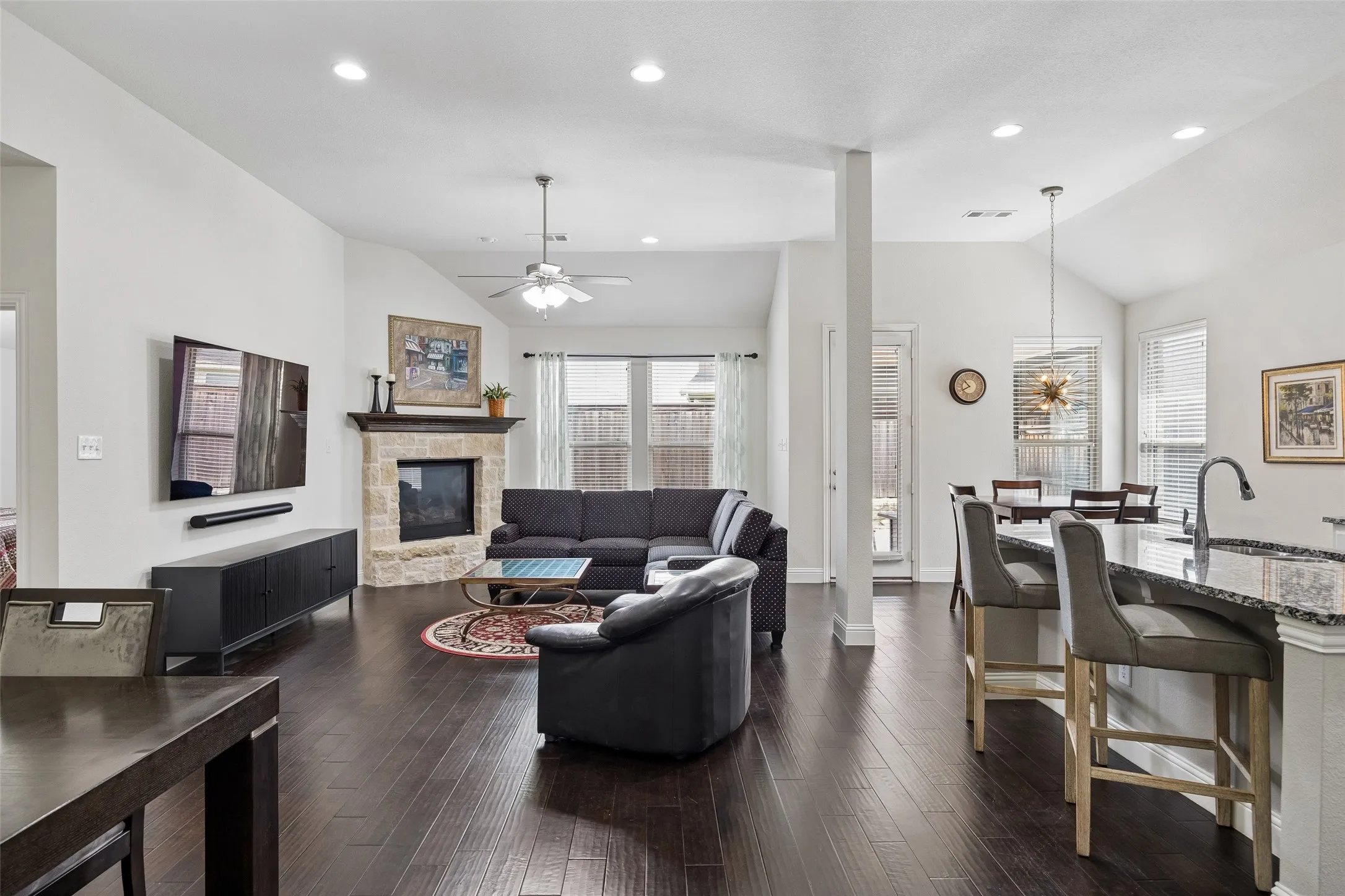Single Family Residence For Sale in Denton County , 15813 High Line Drive, Prosper, Texas 75078, 4 Bedroom, 3 Bathroom, 2 Garage spaces, 2,238 Sqft, built in 2016, mls#21297154, Real Estate Agent in Prosper, Homes For Sale in Denton county, Homes For Sale in Prosper, Realtor in Prosper Texas, Real Estate Brokerage Independent Realty Texas, Luminita Cordes Realtor