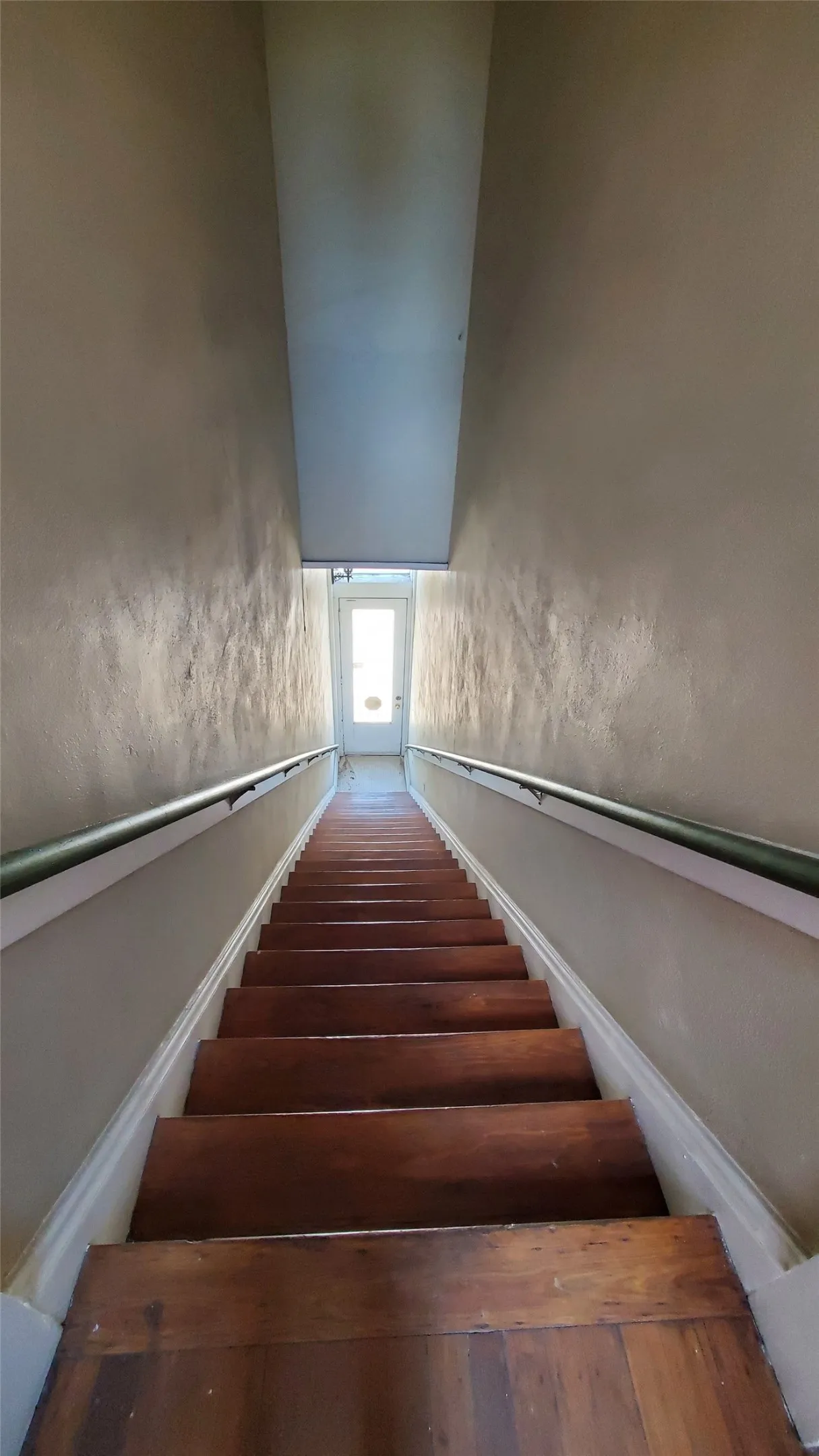 Apartment For Rent in Tarrant County , 109 NW 20th Street 201, Fort Worth, Texas 76164, 1 Bedroom, 1 Bathroom, Garage spaces, 772 Sqft, built in 1920, mls#21297273, Real Estate Agent in Fort Worth, Homes For Rent in Tarrant county, Homes For Rent in Fort Worth, Realtor in Fort Worth Texas, Real Estate Brokerage Independent Realty Texas, Luminita Cordes Realtor