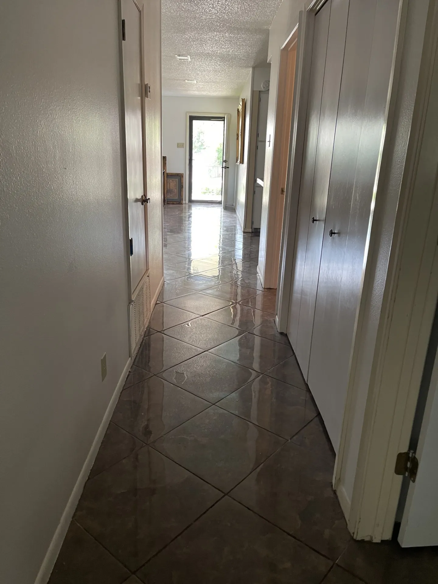 Single Family Residence For Sale in Brown County , 109 Azalea Drive 1, Brownwood, Texas 76801, 2 Bedroom, 2 Bathroom, 1 Garage spaces, 1,296 Sqft, built in 1990, mls#21296989, Real Estate Agent in Brownwood, Homes For Sale in Brown county, Homes For Sale in Brownwood, Realtor in Brownwood Texas, Real Estate Brokerage Independent Realty Texas, Luminita Cordes Realtor