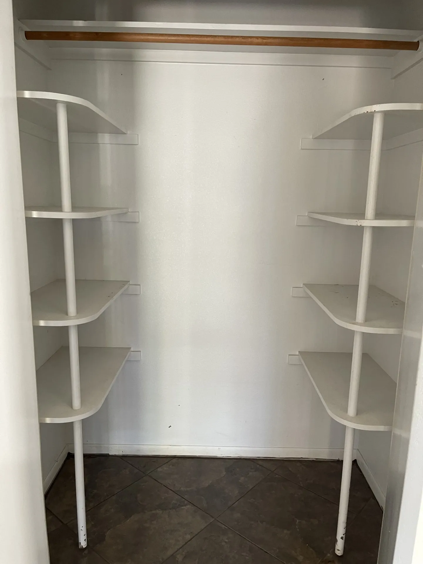 Single Family Residence For Sale in Brown County , 109 Azalea Drive 1, Brownwood, Texas 76801, 2 Bedroom, 2 Bathroom, 1 Garage spaces, 1,296 Sqft, built in 1990, mls#21296989, Real Estate Agent in Brownwood, Homes For Sale in Brown county, Homes For Sale in Brownwood, Realtor in Brownwood Texas, Real Estate Brokerage Independent Realty Texas, Luminita Cordes Realtor