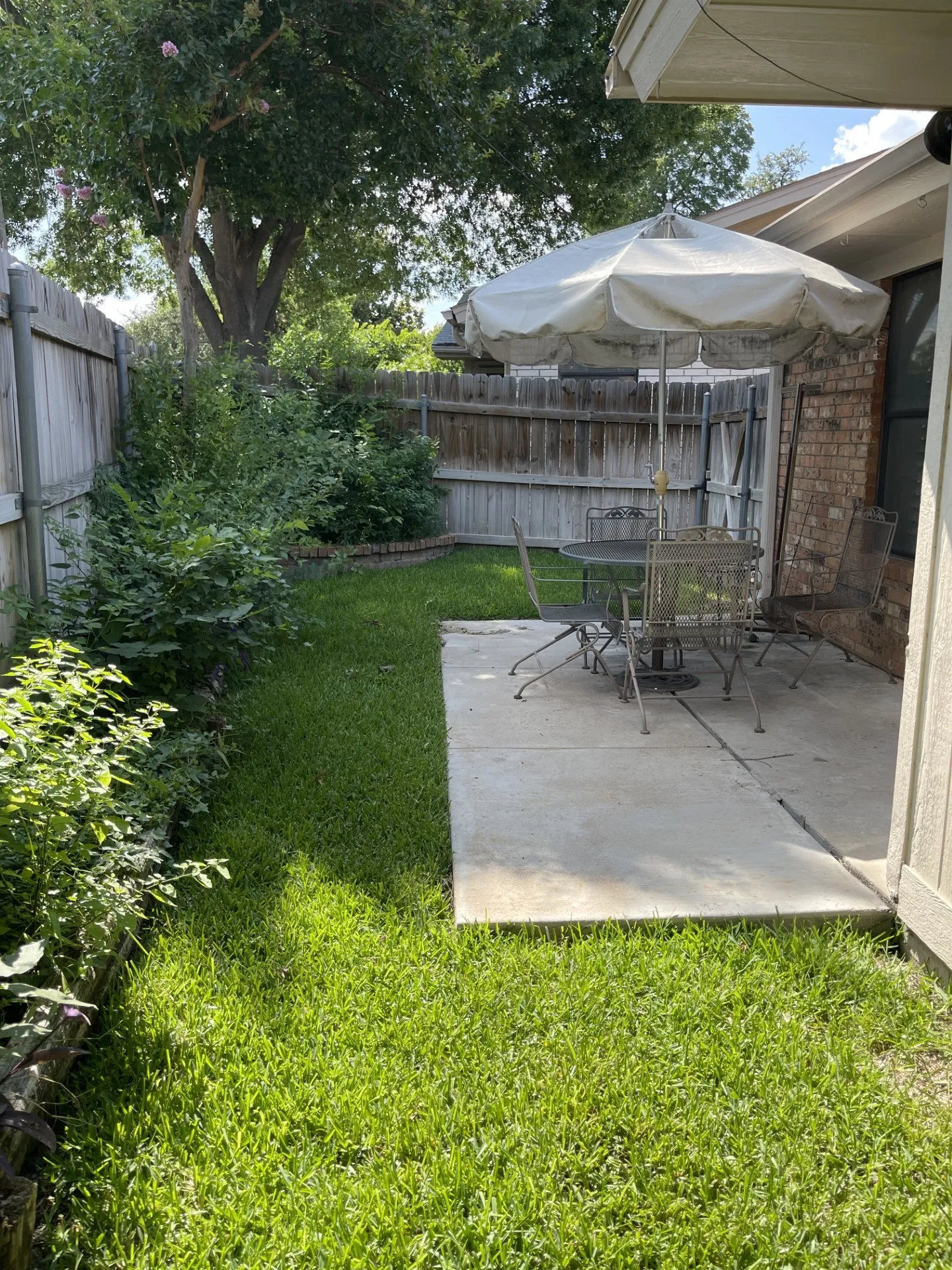 Single Family Residence For Sale in Brown County , 109 Azalea Drive 1, Brownwood, Texas 76801, 2 Bedroom, 2 Bathroom, 1 Garage spaces, 1,296 Sqft, built in 1990, mls#21296989, Real Estate Agent in Brownwood, Homes For Sale in Brown county, Homes For Sale in Brownwood, Realtor in Brownwood Texas, Real Estate Brokerage Independent Realty Texas, Luminita Cordes Realtor