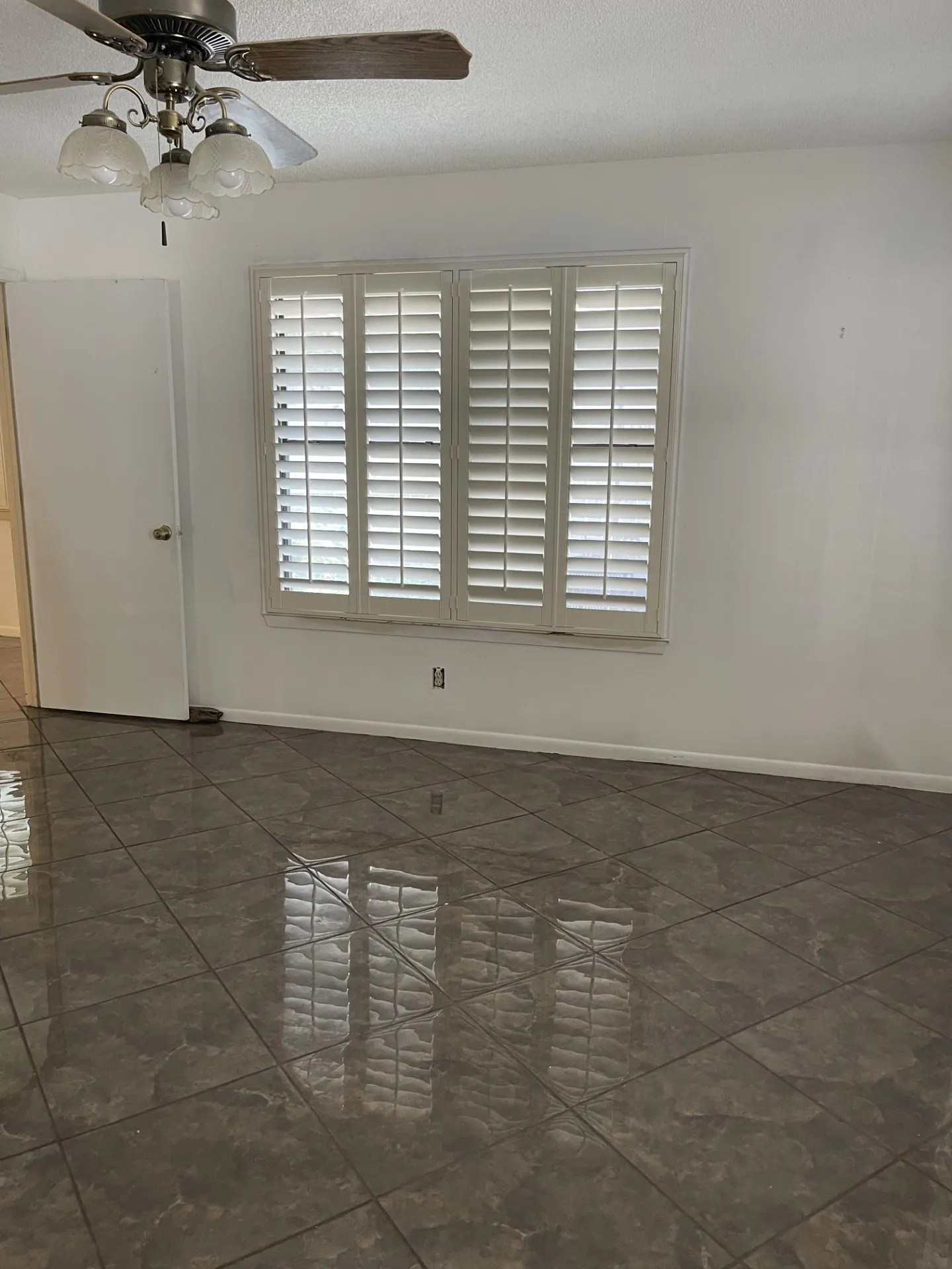 Single Family Residence For Sale in Brown County , 109 Azalea Drive 1, Brownwood, Texas 76801, 2 Bedroom, 2 Bathroom, 1 Garage spaces, 1,296 Sqft, built in 1990, mls#21296989, Real Estate Agent in Brownwood, Homes For Sale in Brown county, Homes For Sale in Brownwood, Realtor in Brownwood Texas, Real Estate Brokerage Independent Realty Texas, Luminita Cordes Realtor