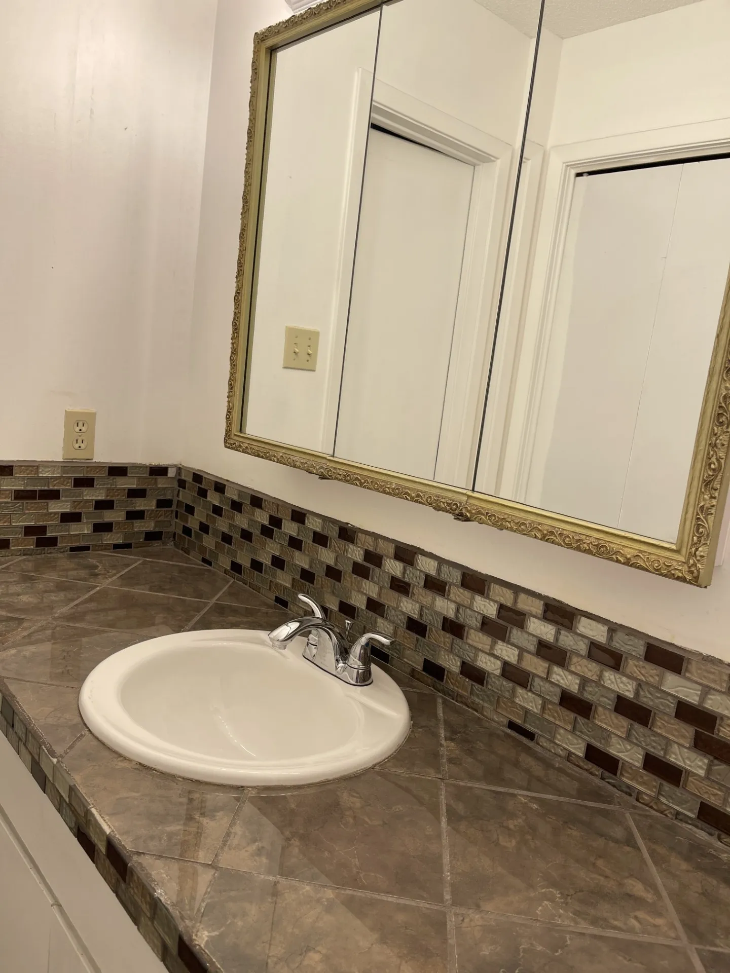 Single Family Residence For Sale in Brown County , 109 Azalea Drive 1, Brownwood, Texas 76801, 2 Bedroom, 2 Bathroom, 1 Garage spaces, 1,296 Sqft, built in 1990, mls#21296989, Real Estate Agent in Brownwood, Homes For Sale in Brown county, Homes For Sale in Brownwood, Realtor in Brownwood Texas, Real Estate Brokerage Independent Realty Texas, Luminita Cordes Realtor
