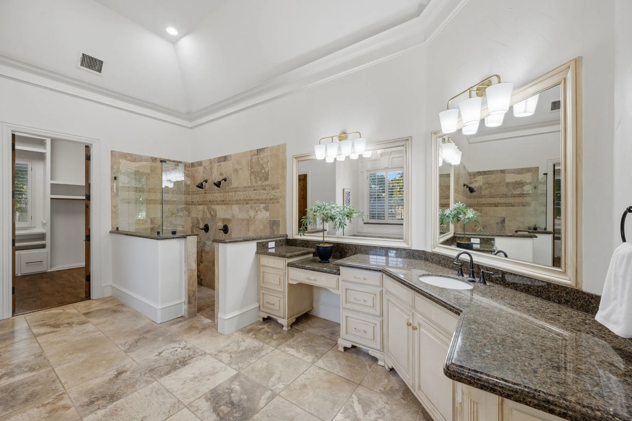 Single Family Residence For Sale in Tarrant County , 6201 Theresa Lane, Colleyville, Texas 76034, 5 Bedroom, 8 Bathroom, 4 Garage spaces, 8,864 Sqft, built in 2006, mls#21296692, Real Estate Agent in Colleyville, Homes For Sale in Tarrant county, Homes For Sale in Colleyville, Realtor in Colleyville Texas, Real Estate Brokerage Independent Realty Texas, Luminita Cordes Realtor