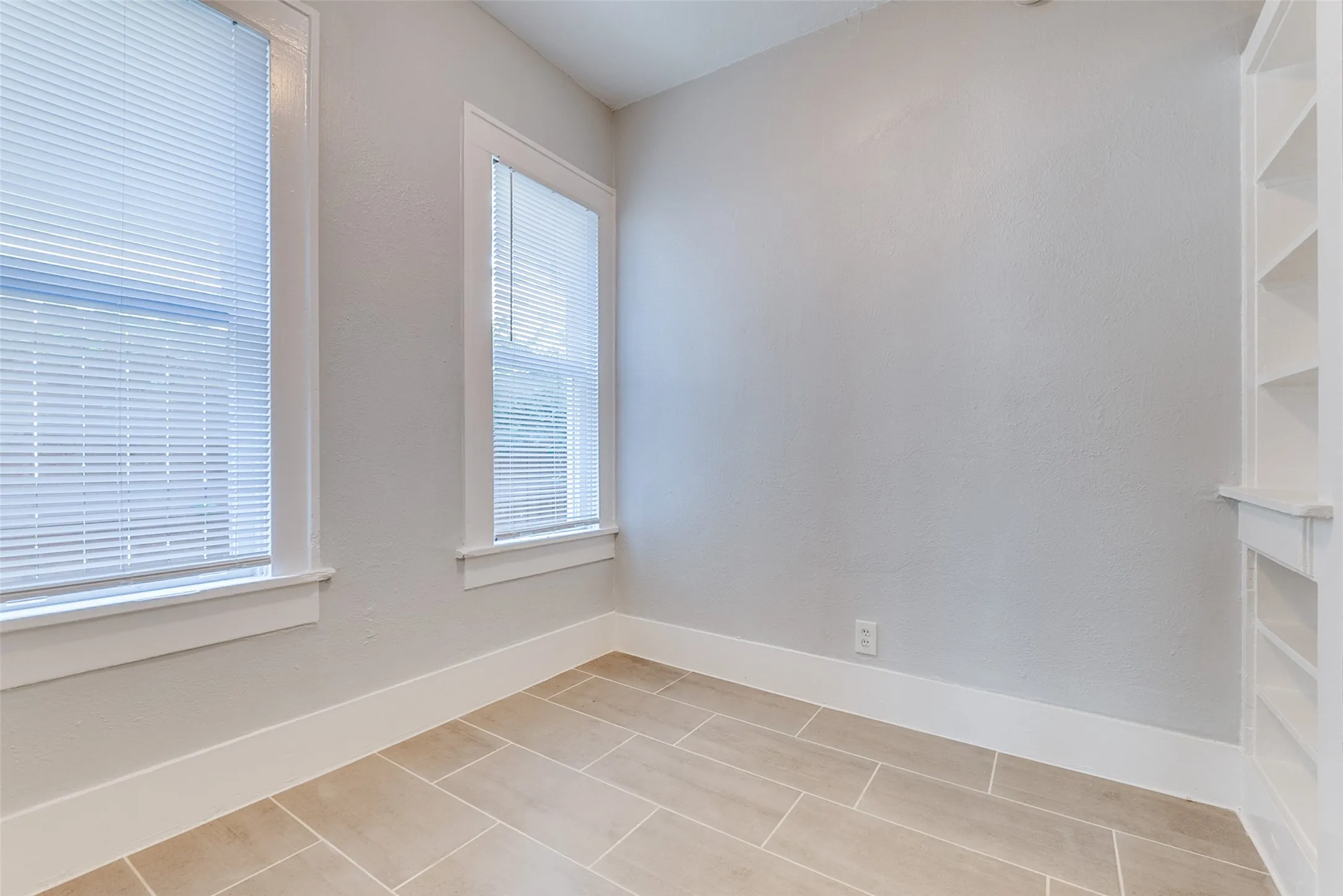For Sale in Dallas County , 5211 Worth Street, Dallas, Texas 75214, 8 Bedrooms, 8 Bathrooms, Garage spaces, 0 Sqft, built in 1927, Price $1,600,000, mls#21296279, Real Estate Agent in Dallas, Homes For Sale in Dallas county, Homes For Sale in Dallas, Realtor in Dallas Texas, Real Estate Brokerage Independent Realty Texas, Luminita Cordes Realtor