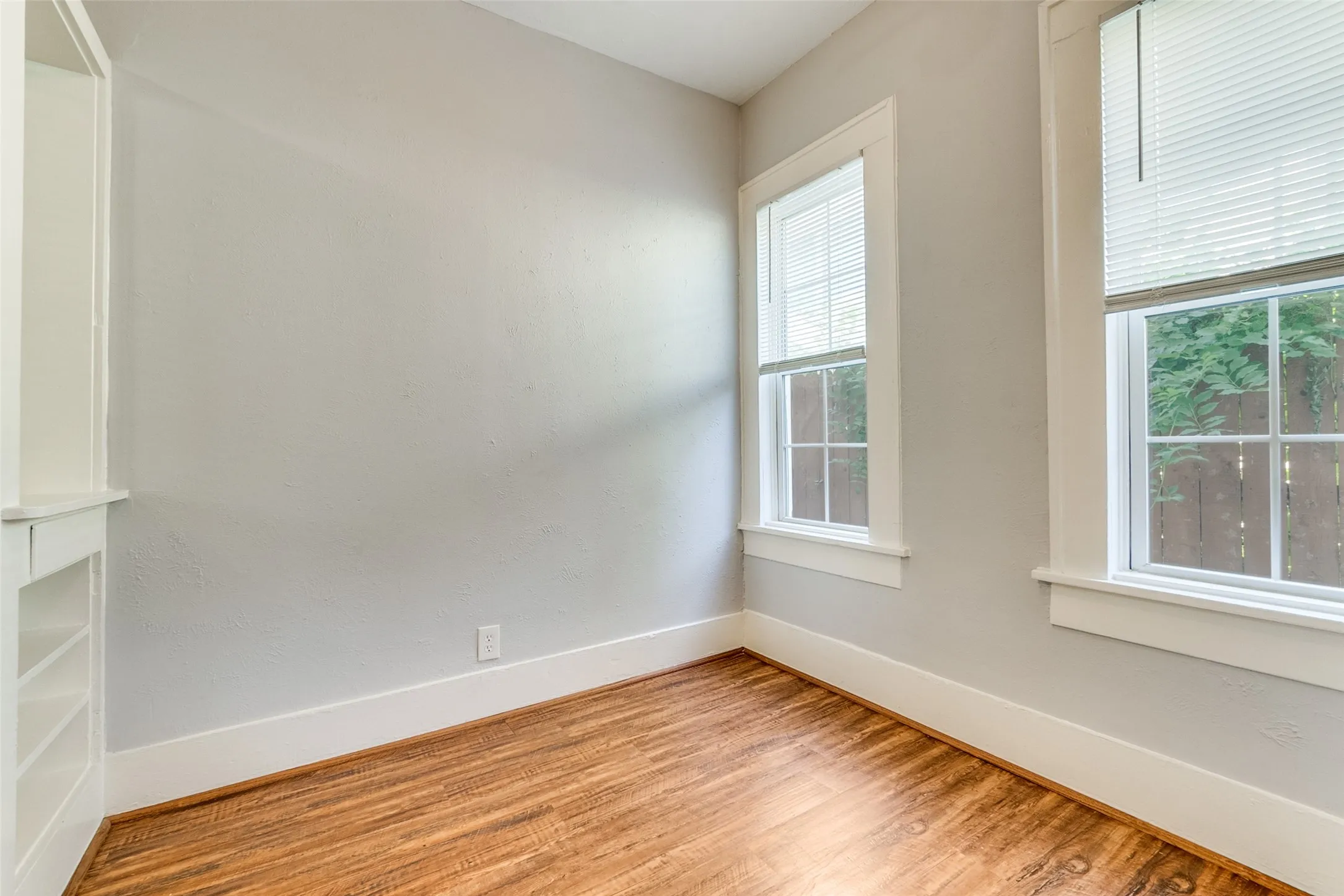 For Sale in Dallas County , 5211 Worth Street, Dallas, Texas 75214, 8 Bedrooms, 8 Bathrooms, Garage spaces, 0 Sqft, built in 1927, Price $1,600,000, mls#21296279, Real Estate Agent in Dallas, Homes For Sale in Dallas county, Homes For Sale in Dallas, Realtor in Dallas Texas, Real Estate Brokerage Independent Realty Texas, Luminita Cordes Realtor