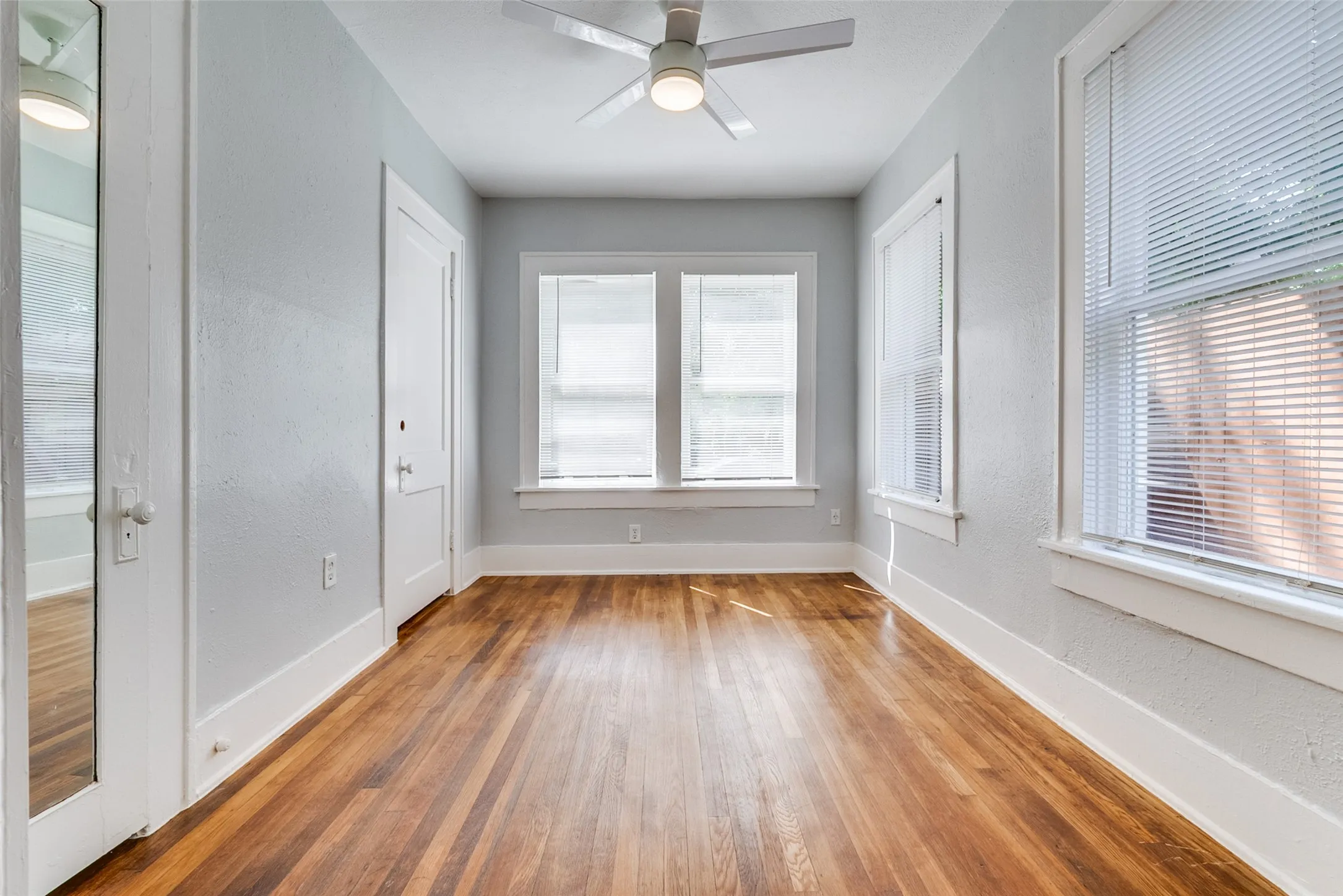 For Sale in Dallas County , 5211 Worth Street, Dallas, Texas 75214, 8 Bedrooms, 8 Bathrooms, Garage spaces, 0 Sqft, built in 1927, Price $1,600,000, mls#21296279, Real Estate Agent in Dallas, Homes For Sale in Dallas county, Homes For Sale in Dallas, Realtor in Dallas Texas, Real Estate Brokerage Independent Realty Texas, Luminita Cordes Realtor