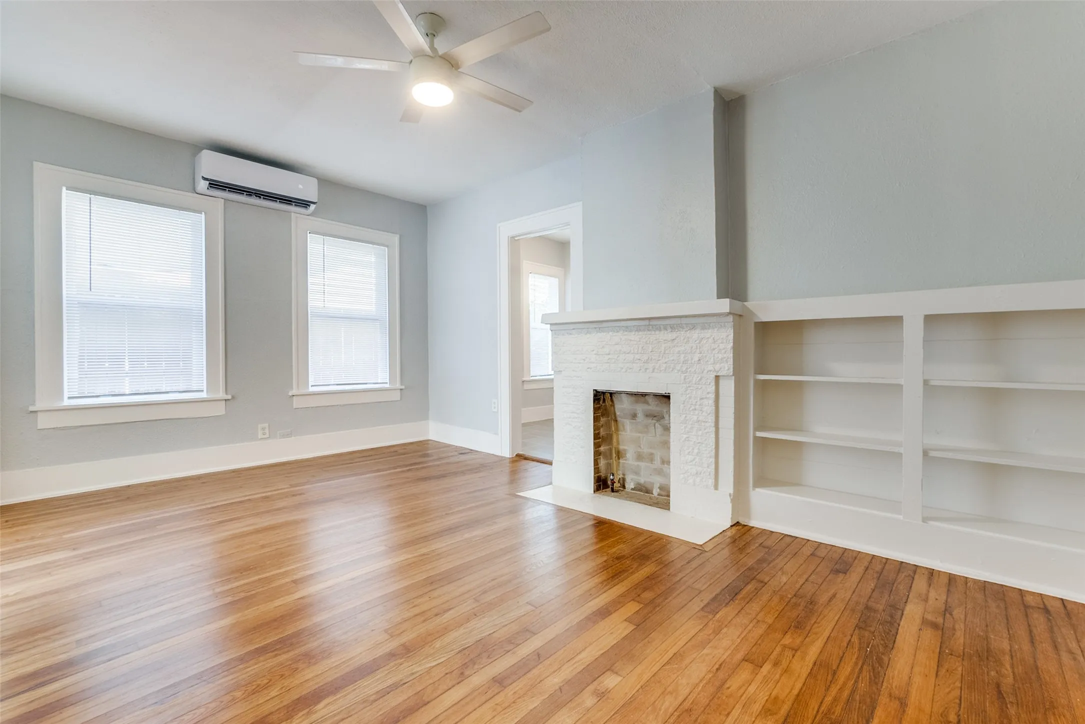 For Sale in Dallas County , 5211 Worth Street, Dallas, Texas 75214, 8 Bedrooms, 8 Bathrooms, Garage spaces, 0 Sqft, built in 1927, Price $1,600,000, mls#21296279, Real Estate Agent in Dallas, Homes For Sale in Dallas county, Homes For Sale in Dallas, Realtor in Dallas Texas, Real Estate Brokerage Independent Realty Texas, Luminita Cordes Realtor