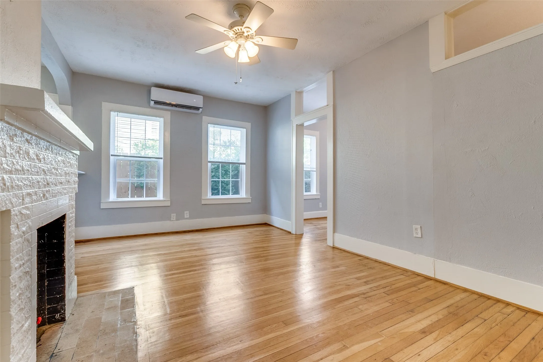 For Sale in Dallas County , 5211 Worth Street, Dallas, Texas 75214, 8 Bedrooms, 8 Bathrooms, Garage spaces, 0 Sqft, built in 1927, Price $1,600,000, mls#21296279, Real Estate Agent in Dallas, Homes For Sale in Dallas county, Homes For Sale in Dallas, Realtor in Dallas Texas, Real Estate Brokerage Independent Realty Texas, Luminita Cordes Realtor