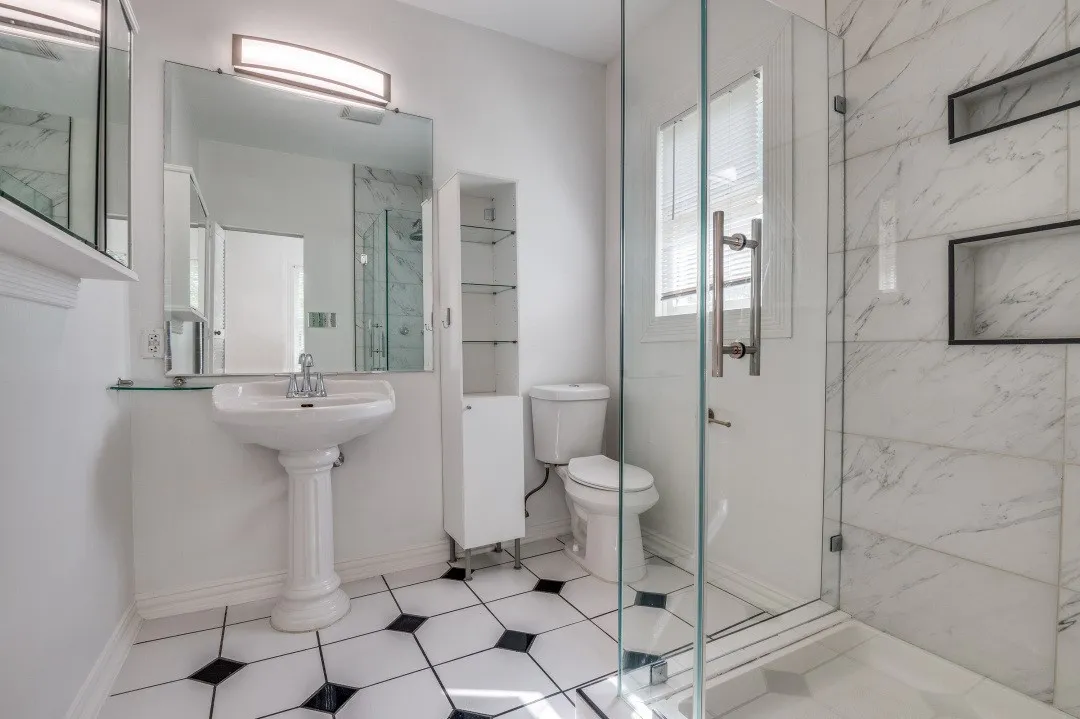 For Sale in Dallas County , 5211 Worth Street, Dallas, Texas 75214, 8 Bedrooms, 8 Bathrooms, Garage spaces, 0 Sqft, built in 1927, Price $1,600,000, mls#21296279, Real Estate Agent in Dallas, Homes For Sale in Dallas county, Homes For Sale in Dallas, Realtor in Dallas Texas, Real Estate Brokerage Independent Realty Texas, Luminita Cordes Realtor