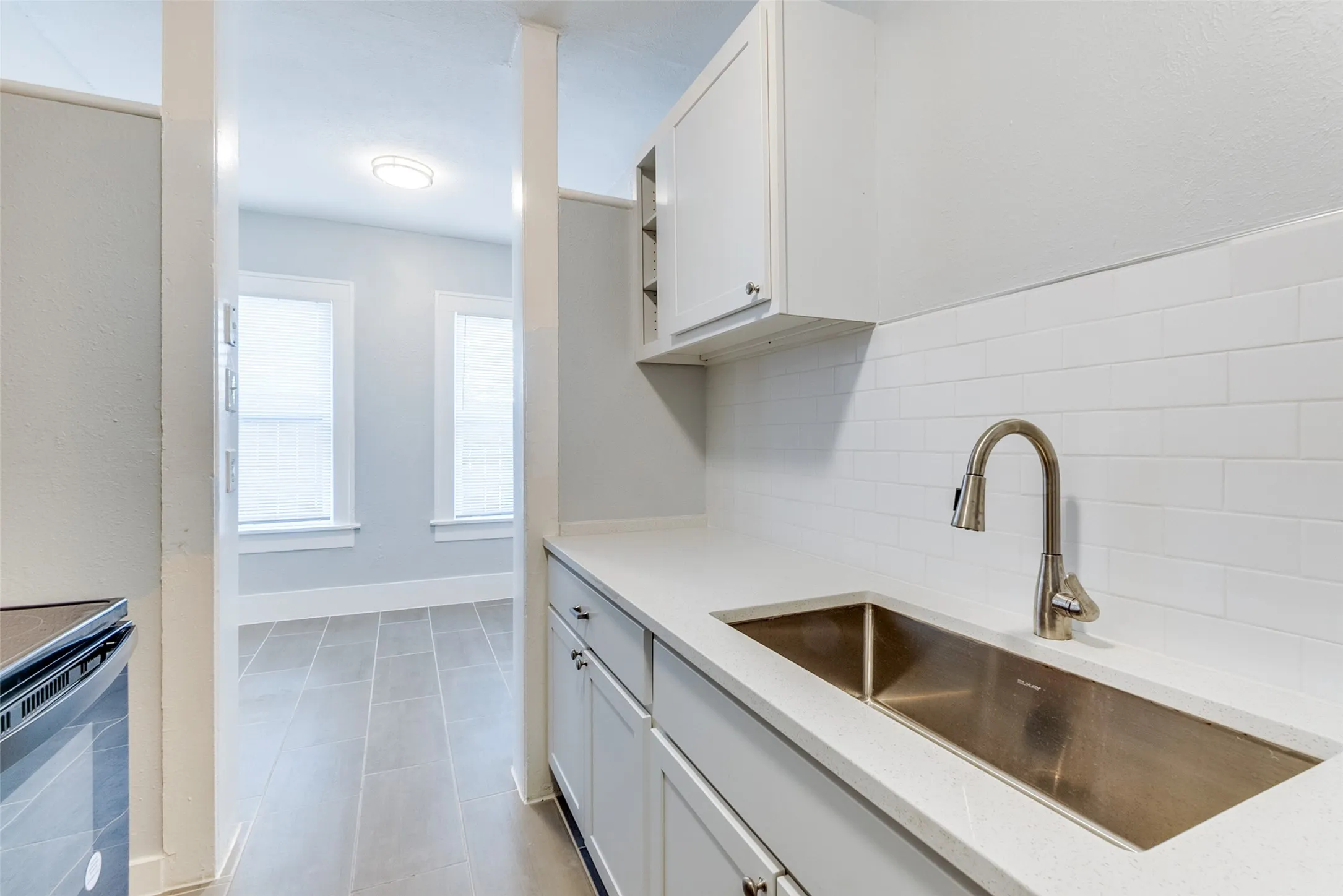 For Sale in Dallas County , 5211 Worth Street, Dallas, Texas 75214, 8 Bedrooms, 8 Bathrooms, Garage spaces, 0 Sqft, built in 1927, Price $1,600,000, mls#21296279, Real Estate Agent in Dallas, Homes For Sale in Dallas county, Homes For Sale in Dallas, Realtor in Dallas Texas, Real Estate Brokerage Independent Realty Texas, Luminita Cordes Realtor