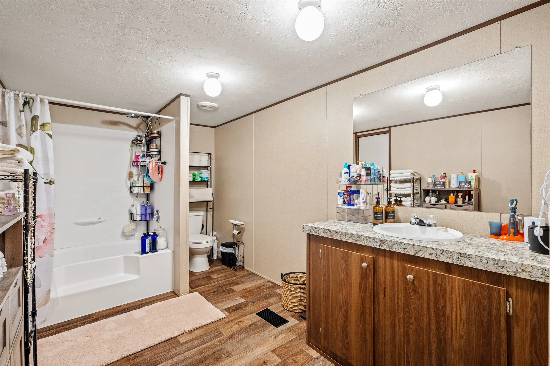 Ensuite Master Bathroom