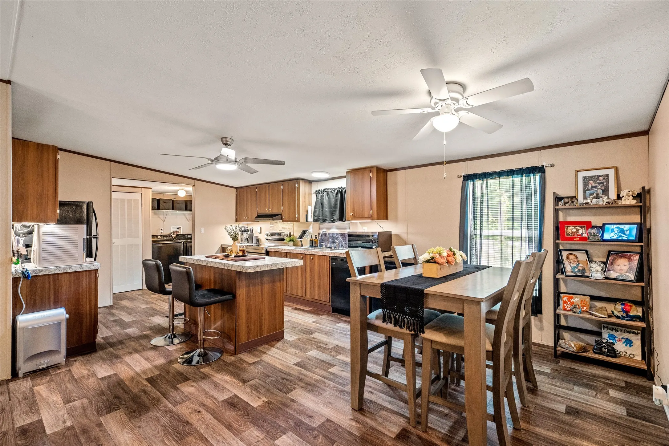 Eat in Kitchen