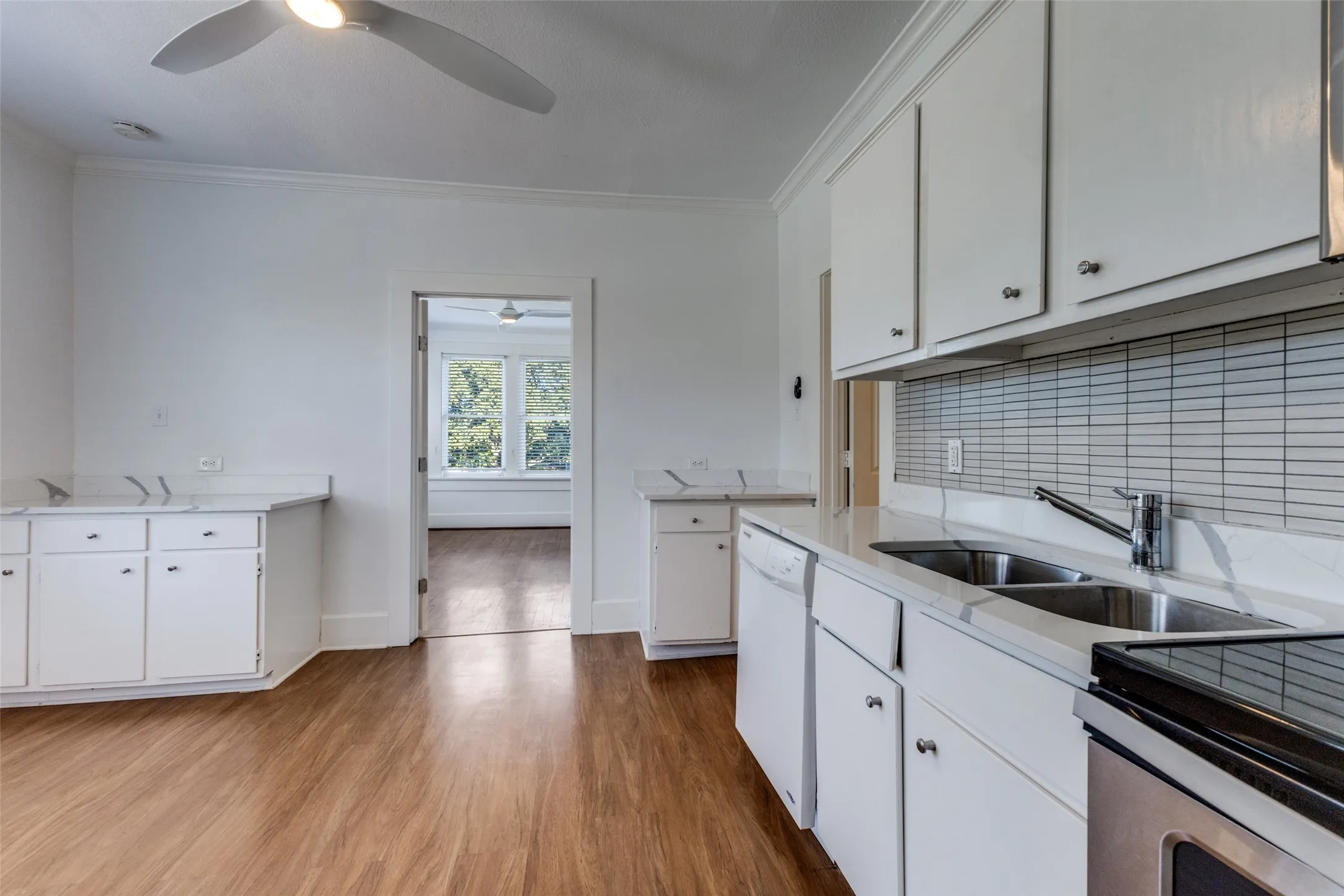 Quadruplex For Sale in Dallas County , 5204 Junius Street, Dallas, Texas 75214, 4 Bedroom, 4 Bathroom, Garage spaces, 0 Sqft, built in 1930, mls#21295220, Real Estate Agent in Dallas, Homes For Sale in Dallas county, Homes For Sale in Dallas, Realtor in Dallas Texas, Real Estate Brokerage Independent Realty Texas, Luminita Cordes Realtor