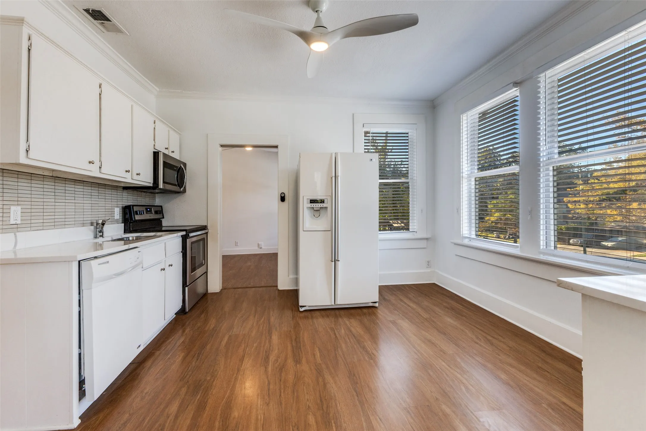 Quadruplex For Sale in Dallas County , 5204 Junius Street, Dallas, Texas 75214, 4 Bedroom, 4 Bathroom, Garage spaces, 0 Sqft, built in 1930, mls#21295220, Real Estate Agent in Dallas, Homes For Sale in Dallas county, Homes For Sale in Dallas, Realtor in Dallas Texas, Real Estate Brokerage Independent Realty Texas, Luminita Cordes Realtor