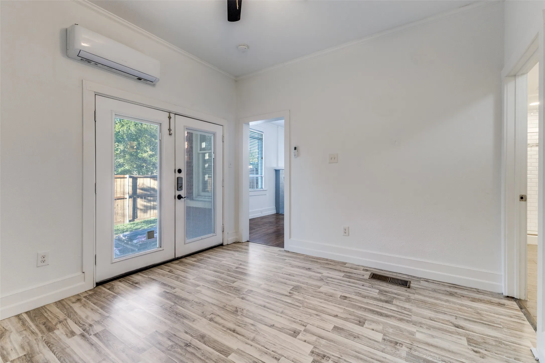 Quadruplex For Sale in Dallas County , 5204 Junius Street, Dallas, Texas 75214, 4 Bedroom, 4 Bathroom, Garage spaces, 0 Sqft, built in 1930, mls#21295220, Real Estate Agent in Dallas, Homes For Sale in Dallas county, Homes For Sale in Dallas, Realtor in Dallas Texas, Real Estate Brokerage Independent Realty Texas, Luminita Cordes Realtor