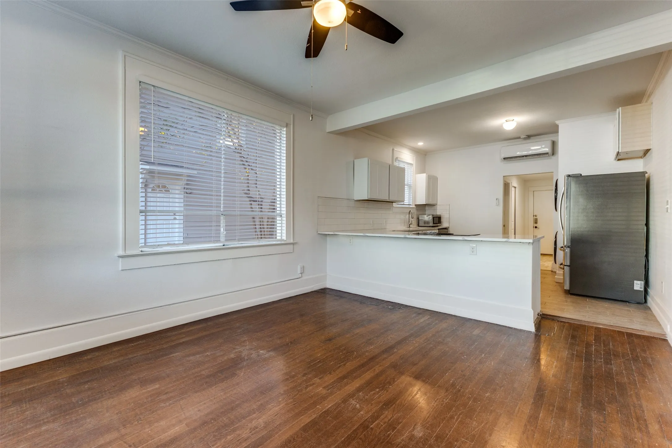 Quadruplex For Sale in Dallas County , 5204 Junius Street, Dallas, Texas 75214, 4 Bedroom, 4 Bathroom, Garage spaces, 0 Sqft, built in 1930, mls#21295220, Real Estate Agent in Dallas, Homes For Sale in Dallas county, Homes For Sale in Dallas, Realtor in Dallas Texas, Real Estate Brokerage Independent Realty Texas, Luminita Cordes Realtor
