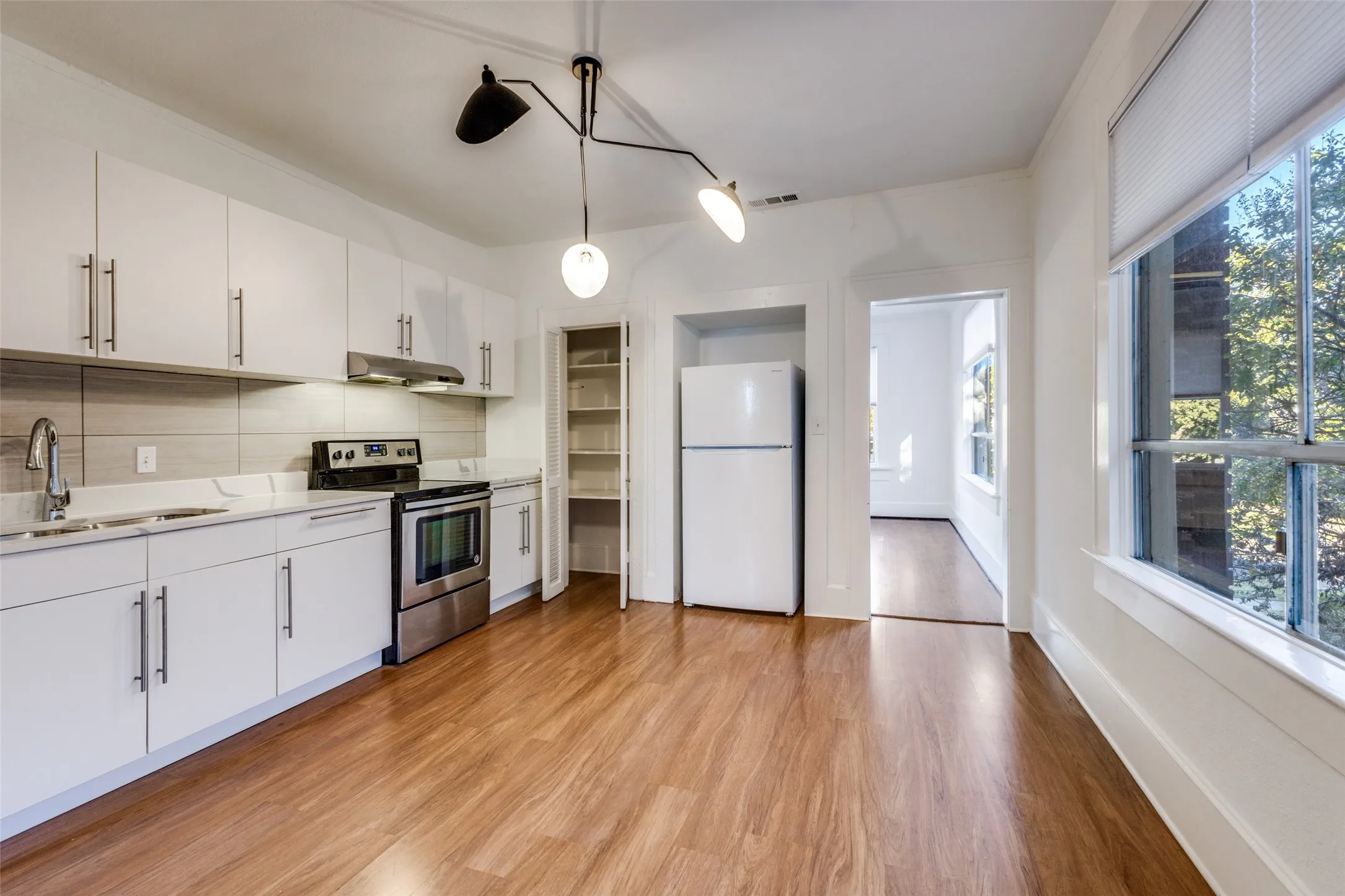 Quadruplex For Sale in Dallas County , 5204 Junius Street, Dallas, Texas 75214, 4 Bedroom, 4 Bathroom, Garage spaces, 0 Sqft, built in 1930, mls#21295220, Real Estate Agent in Dallas, Homes For Sale in Dallas county, Homes For Sale in Dallas, Realtor in Dallas Texas, Real Estate Brokerage Independent Realty Texas, Luminita Cordes Realtor