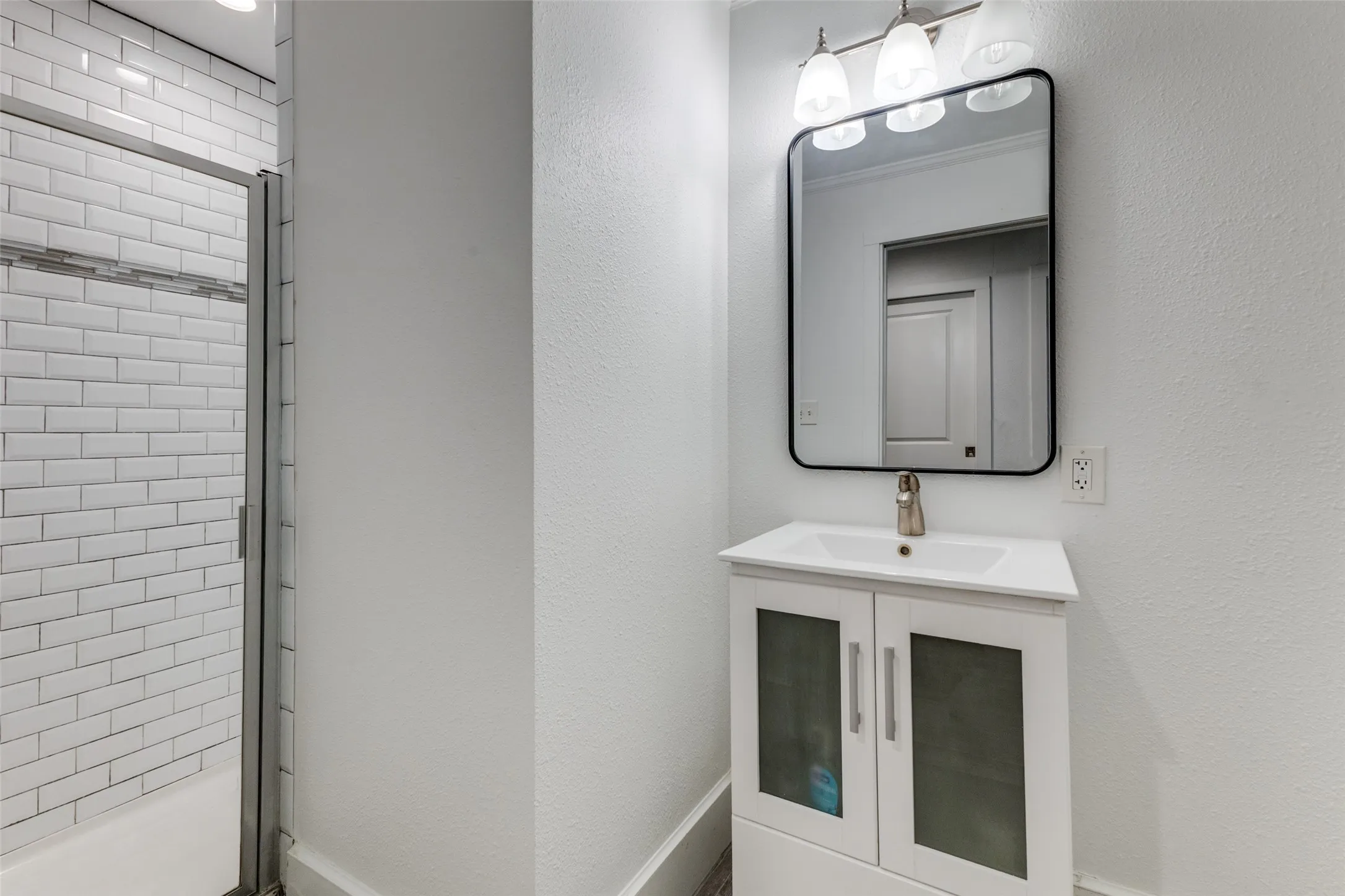 Quadruplex For Sale in Dallas County , 5204 Junius Street, Dallas, Texas 75214, 4 Bedroom, 4 Bathroom, Garage spaces, 0 Sqft, built in 1930, mls#21295220, Real Estate Agent in Dallas, Homes For Sale in Dallas county, Homes For Sale in Dallas, Realtor in Dallas Texas, Real Estate Brokerage Independent Realty Texas, Luminita Cordes Realtor