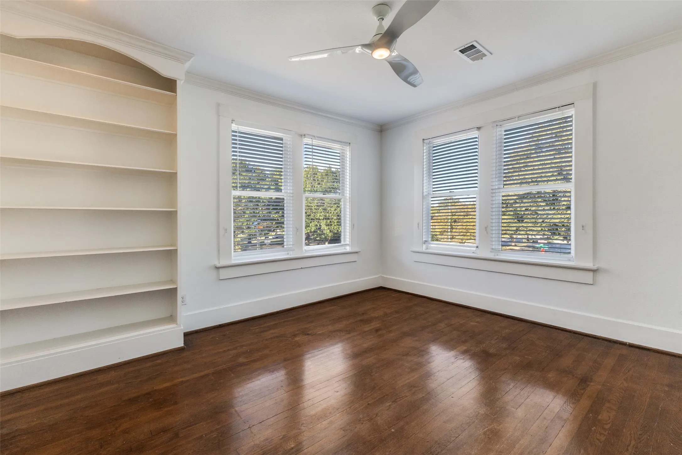 Quadruplex For Sale in Dallas County , 5204 Junius Street, Dallas, Texas 75214, 4 Bedroom, 4 Bathroom, Garage spaces, 0 Sqft, built in 1930, mls#21295220, Real Estate Agent in Dallas, Homes For Sale in Dallas county, Homes For Sale in Dallas, Realtor in Dallas Texas, Real Estate Brokerage Independent Realty Texas, Luminita Cordes Realtor