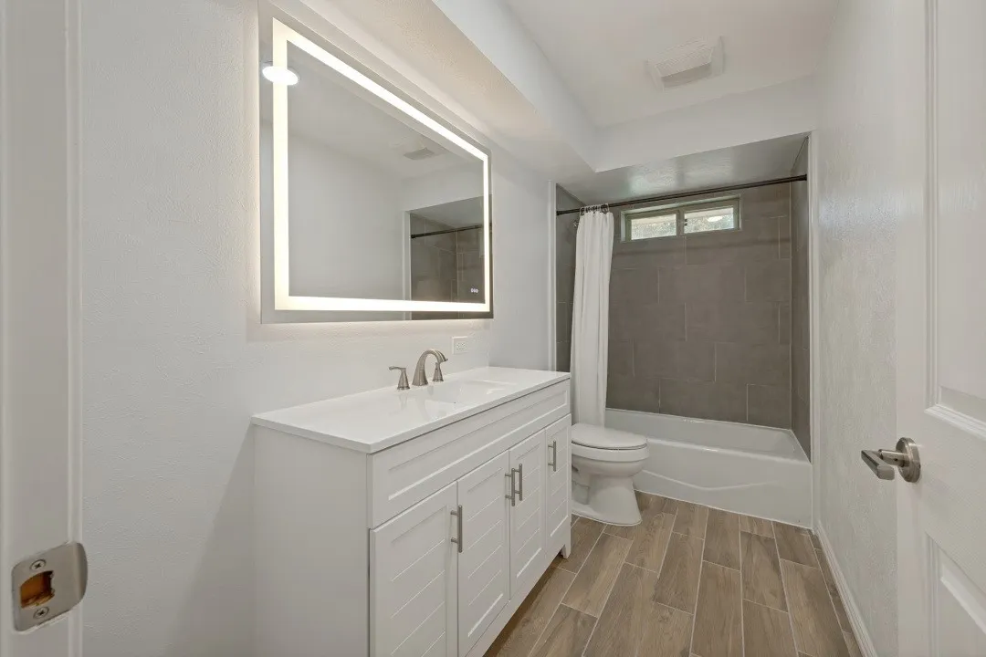 Single Family Residence For Sale in Ellis County , 301 Hillcrest Drive, Midlothian, Texas 76065, 3 Bedroom, 2 Bathroom, 2 Garage spaces, 1,548 Sqft, built in 1978, mls#21296811, Real Estate Agent in Midlothian, Homes For Sale in Ellis county, Homes For Sale in Midlothian, Realtor in Midlothian Texas, Real Estate Brokerage Independent Realty Texas, Luminita Cordes Realtor