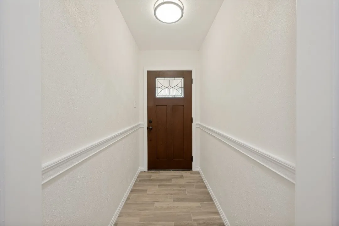 Single Family Residence For Sale in Ellis County , 301 Hillcrest Drive, Midlothian, Texas 76065, 3 Bedroom, 2 Bathroom, 2 Garage spaces, 1,548 Sqft, built in 1978, mls#21296811, Real Estate Agent in Midlothian, Homes For Sale in Ellis county, Homes For Sale in Midlothian, Realtor in Midlothian Texas, Real Estate Brokerage Independent Realty Texas, Luminita Cordes Realtor