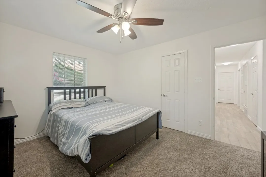 Single Family Residence For Sale in Ellis County , 301 Hillcrest Drive, Midlothian, Texas 76065, 3 Bedroom, 2 Bathroom, 2 Garage spaces, 1,548 Sqft, built in 1978, mls#21296811, Real Estate Agent in Midlothian, Homes For Sale in Ellis county, Homes For Sale in Midlothian, Realtor in Midlothian Texas, Real Estate Brokerage Independent Realty Texas, Luminita Cordes Realtor