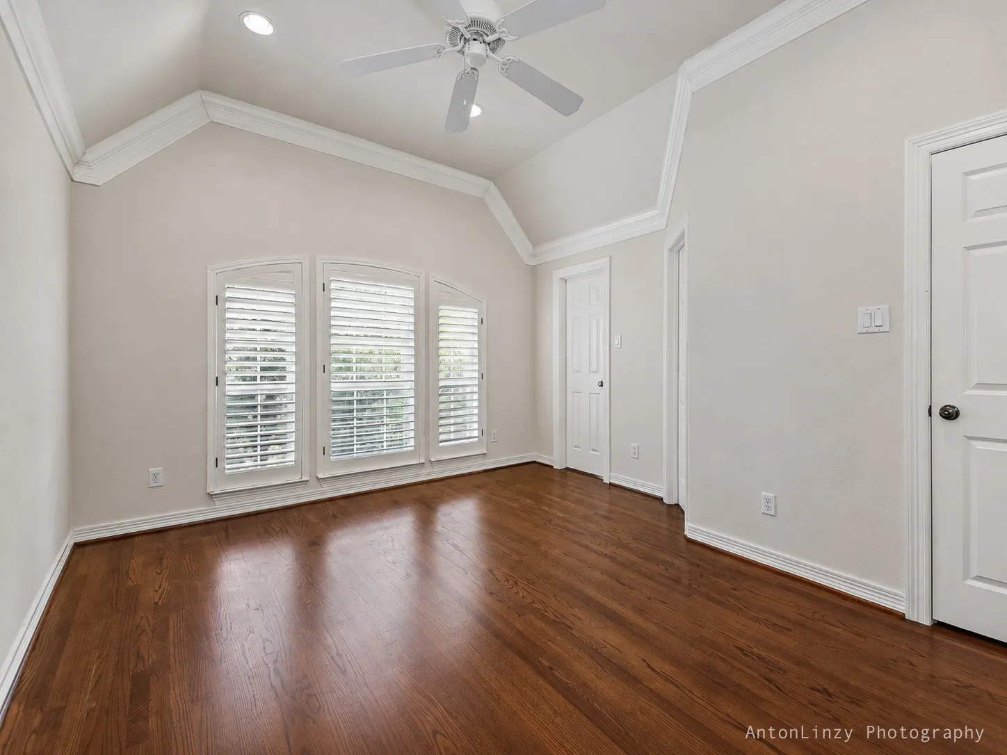 Upstairs secondary bedroom with walk-in closet