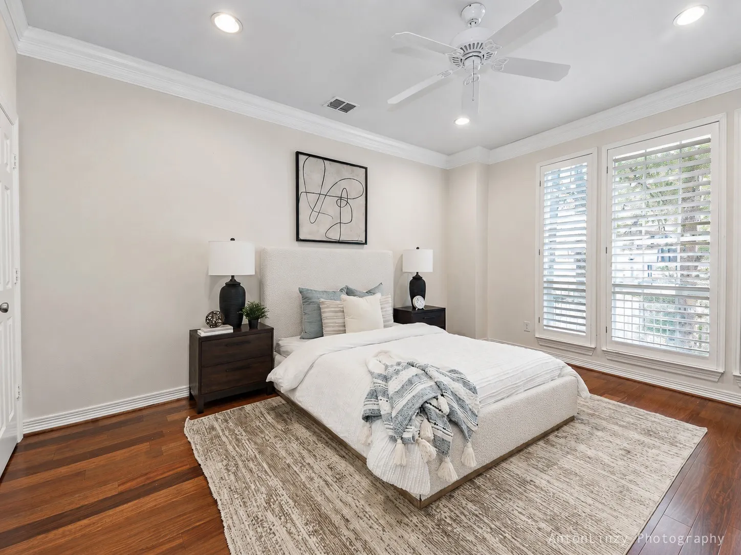 Downstairs flexible bedroom or office space