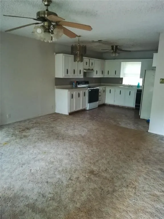 Single Family Residence For Rent in Grayson County , 87 Jade Lane, Denison, Texas 75021, 2 Bedroom, 2 Bathroom, Garage spaces, 1,148 Sqft, built in 1991, mls#21297348, Real Estate Agent in Denison, Homes For Rent in Grayson county, Homes For Rent in Denison, Realtor in Denison Texas, Real Estate Brokerage Independent Realty Texas, Luminita Cordes Realtor