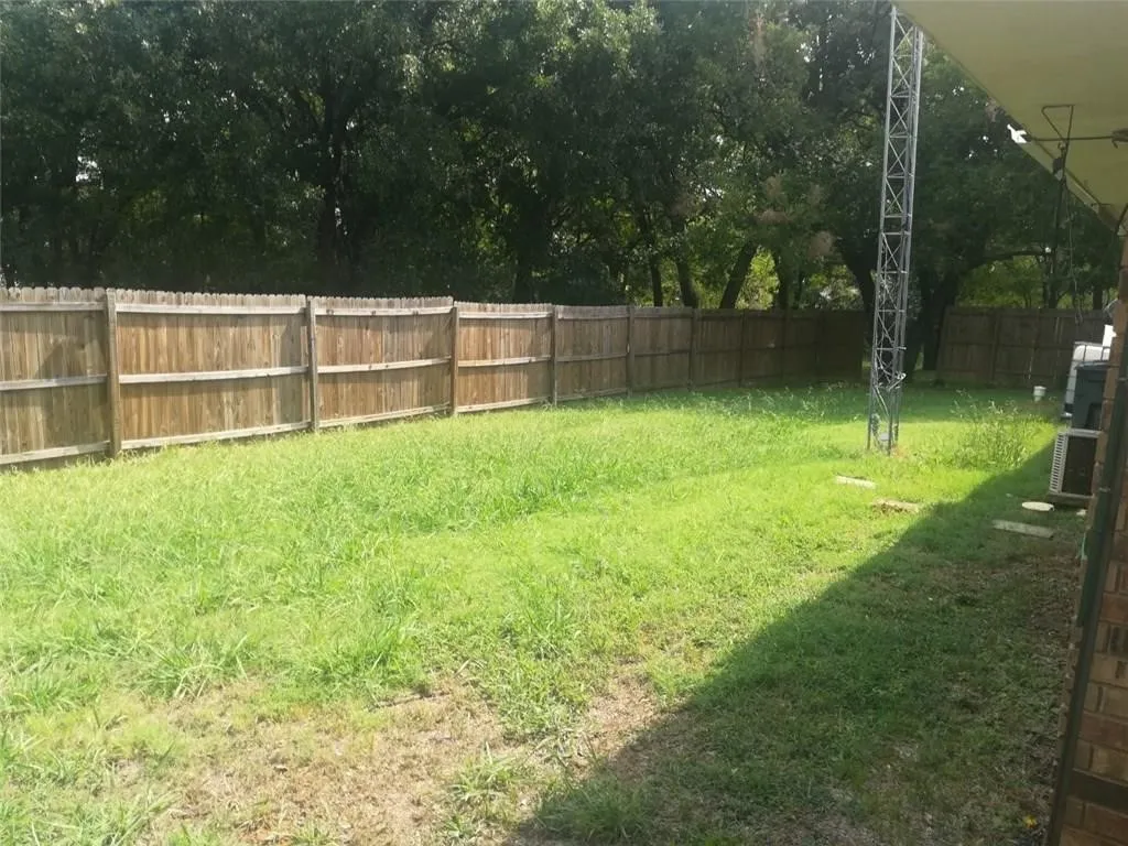 Single Family Residence For Sale in Grayson County , 87 Jade Lane, Denison, Texas 75021, 2 Bedroom, 2 Bathroom, Garage spaces, 1,148 Sqft, built in 1991, mls#21297356, Real Estate Agent in Denison, Homes For Sale in Grayson county, Homes For Sale in Denison, Realtor in Denison Texas, Real Estate Brokerage Independent Realty Texas, Luminita Cordes Realtor