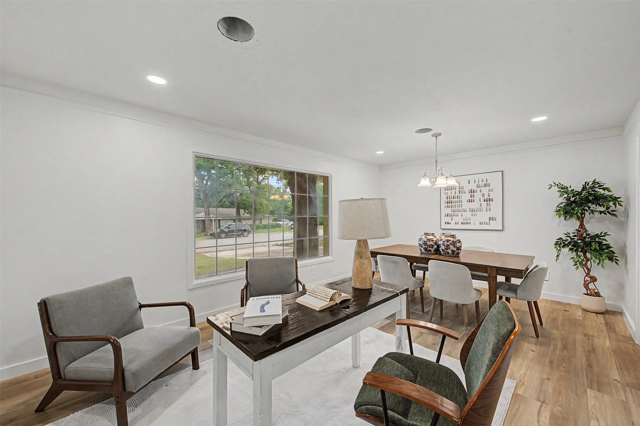 Single Family Residence For Sale in Tarrant County , 7205 Ellis Road, Fort Worth, Texas 76112, 3 Bedroom, 2 Bathroom, 2 Garage spaces, 2,530 Sqft, built in 1961, mls#21295742, Real Estate Agent in Fort Worth, Homes For Sale in Tarrant county, Homes For Sale in Fort Worth, Realtor in Fort Worth Texas, Real Estate Brokerage Independent Realty Texas, Luminita Cordes Realtor