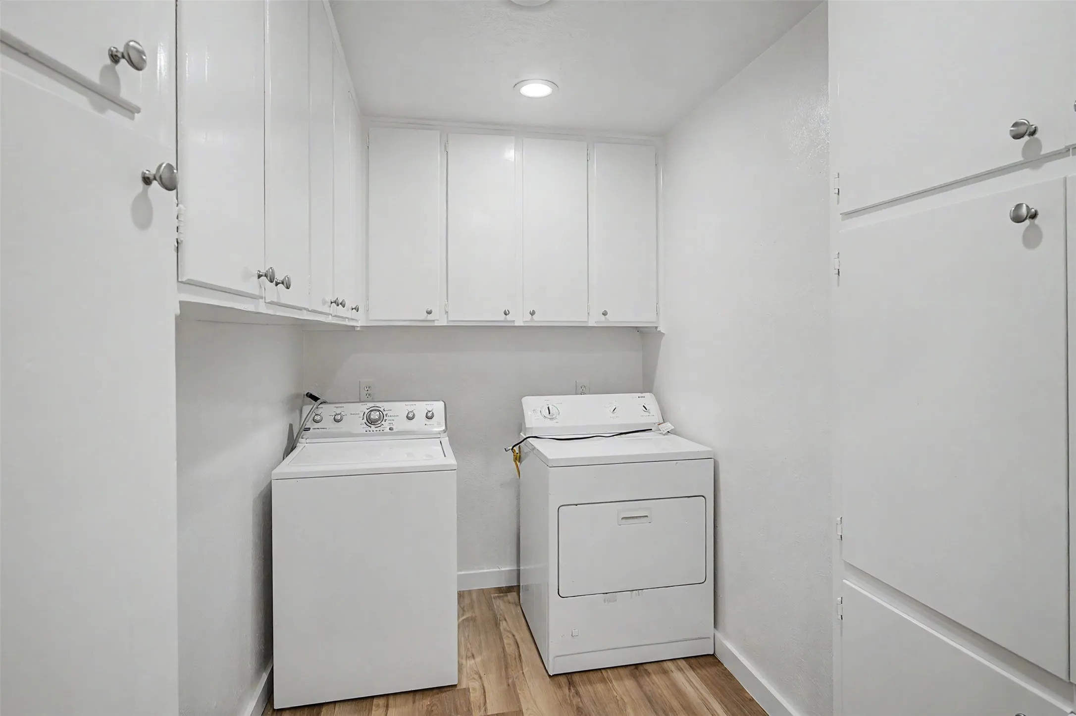 Single Family Residence For Sale in Tarrant County , 7205 Ellis Road, Fort Worth, Texas 76112, 3 Bedroom, 2 Bathroom, 2 Garage spaces, 2,530 Sqft, built in 1961, mls#21295742, Real Estate Agent in Fort Worth, Homes For Sale in Tarrant county, Homes For Sale in Fort Worth, Realtor in Fort Worth Texas, Real Estate Brokerage Independent Realty Texas, Luminita Cordes Realtor