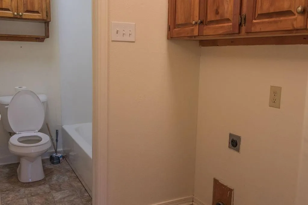 Single Family Residence For Rent in Van Zandt County , 571 Vz County Road 3211, Wills Point, Texas 75169, 3 Bedroom, 1 Bathroom, Garage spaces, 805 Sqft, built in 1972, mls#21297402, Real Estate Agent in Wills Point, Homes For Rent in Van Zandt county, Homes For Rent in Wills Point, Realtor in Wills Point Texas, Real Estate Brokerage Independent Realty Texas, Luminita Cordes Realtor