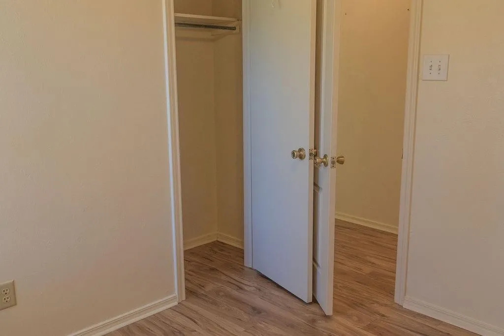Single Family Residence For Rent in Van Zandt County , 571 Vz County Road 3211, Wills Point, Texas 75169, 3 Bedroom, 1 Bathroom, Garage spaces, 805 Sqft, built in 1972, mls#21297402, Real Estate Agent in Wills Point, Homes For Rent in Van Zandt county, Homes For Rent in Wills Point, Realtor in Wills Point Texas, Real Estate Brokerage Independent Realty Texas, Luminita Cordes Realtor