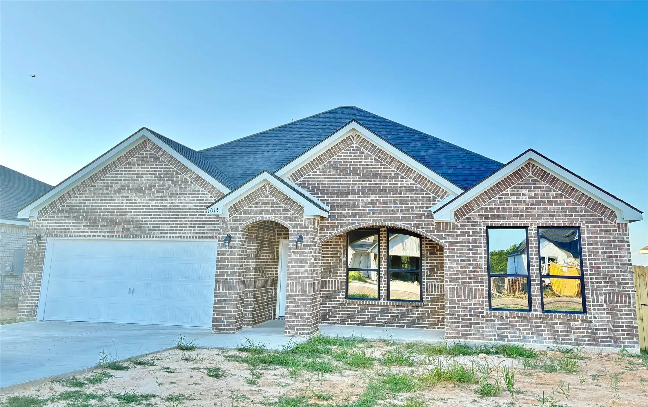 Single Family Residence For Sale in Van Zandt County , 1015 Springview Lane, Mabank, Texas 75147, 3 Bedroom, 2 Bathroom, 2 Garage spaces, 1,721 Sqft, built in 2026, mls#21297403, Real Estate Agent in Mabank, Homes For Sale in Van Zandt county, Homes For Sale in Mabank, Realtor in Mabank Texas, Real Estate Brokerage Independent Realty Texas, Luminita Cordes Realtor
