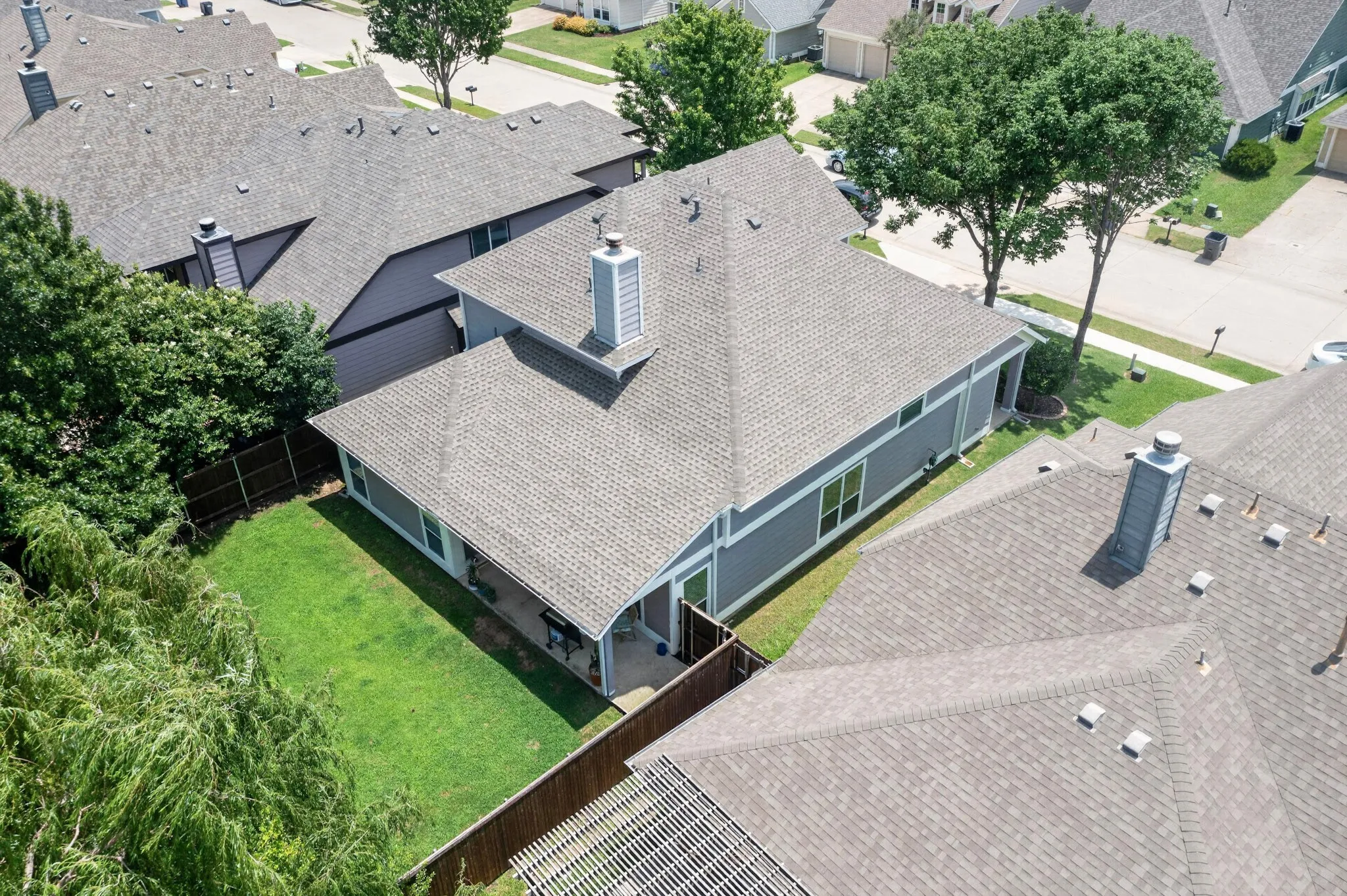 Single Family Residence For Sale in Collin County , 9756 Old Field Drive, Mc Kinney, Texas 75072, 4 Bedroom, 3 Bathroom, 2 Garage spaces, 2,417 Sqft, built in 2004, mls#21297378, Real Estate Agent in Mc Kinney, Homes For Sale in Collin county, Homes For Sale in Mc Kinney, Realtor in Mc Kinney Texas, Real Estate Brokerage Independent Realty Texas, Luminita Cordes Realtor