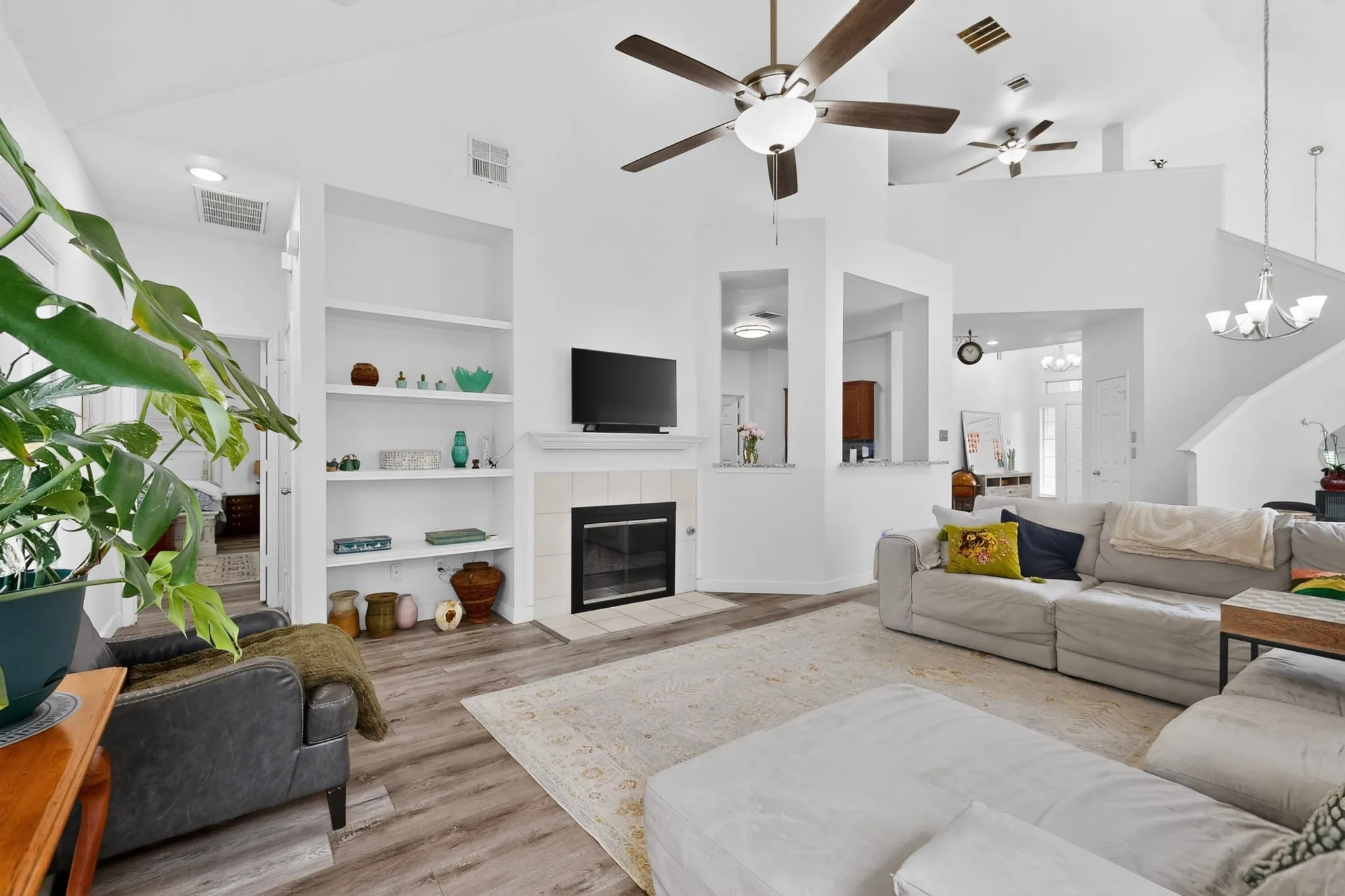 Single Family Residence For Sale in Collin County , 9756 Old Field Drive, Mc Kinney, Texas 75072, 4 Bedroom, 3 Bathroom, 2 Garage spaces, 2,417 Sqft, built in 2004, mls#21297378, Real Estate Agent in Mc Kinney, Homes For Sale in Collin county, Homes For Sale in Mc Kinney, Realtor in Mc Kinney Texas, Real Estate Brokerage Independent Realty Texas, Luminita Cordes Realtor