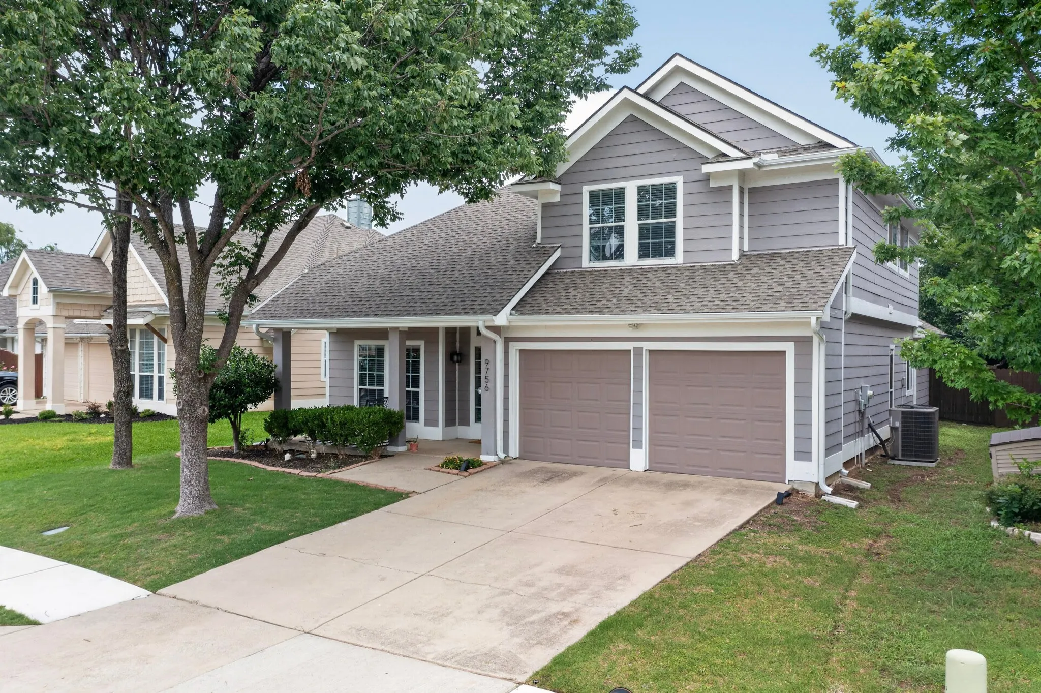 Single Family Residence For Sale in Collin County , 9756 Old Field Drive, Mc Kinney, Texas 75072, 4 Bedroom, 3 Bathroom, 2 Garage spaces, 2,417 Sqft, built in 2004, mls#21297378, Real Estate Agent in Mc Kinney, Homes For Sale in Collin county, Homes For Sale in Mc Kinney, Realtor in Mc Kinney Texas, Real Estate Brokerage Independent Realty Texas, Luminita Cordes Realtor