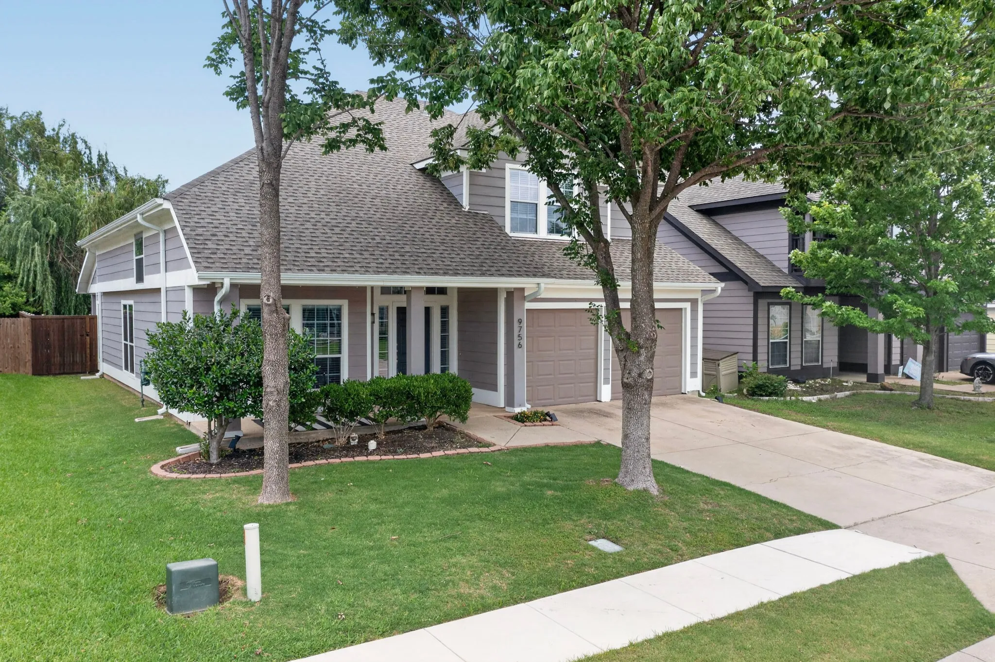 Single Family Residence For Sale in Collin County , 9756 Old Field Drive, Mc Kinney, Texas 75072, 4 Bedroom, 3 Bathroom, 2 Garage spaces, 2,417 Sqft, built in 2004, mls#21297378, Real Estate Agent in Mc Kinney, Homes For Sale in Collin county, Homes For Sale in Mc Kinney, Realtor in Mc Kinney Texas, Real Estate Brokerage Independent Realty Texas, Luminita Cordes Realtor