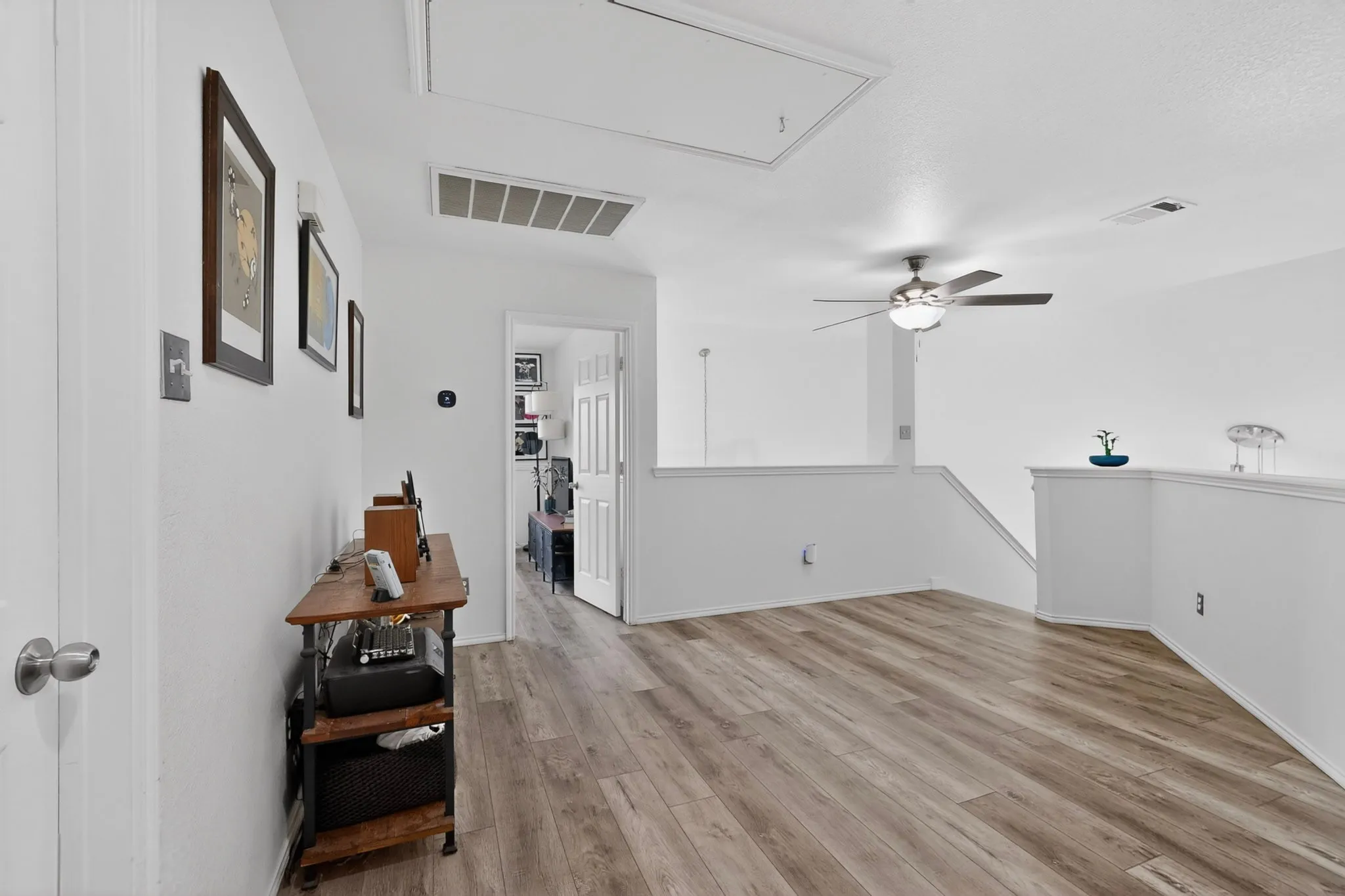 Single Family Residence For Sale in Collin County , 9756 Old Field Drive, Mc Kinney, Texas 75072, 4 Bedroom, 3 Bathroom, 2 Garage spaces, 2,417 Sqft, built in 2004, mls#21297378, Real Estate Agent in Mc Kinney, Homes For Sale in Collin county, Homes For Sale in Mc Kinney, Realtor in Mc Kinney Texas, Real Estate Brokerage Independent Realty Texas, Luminita Cordes Realtor