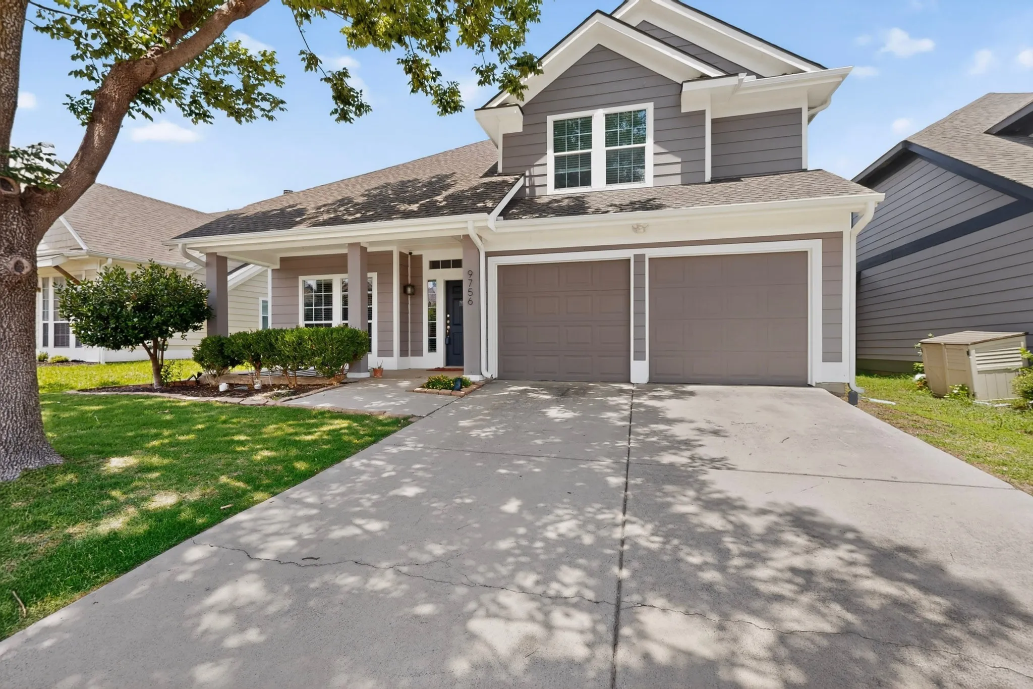 Single Family Residence For Sale in Collin County , 9756 Old Field Drive, Mc Kinney, Texas 75072, 4 Bedroom, 3 Bathroom, 2 Garage spaces, 2,417 Sqft, built in 2004, mls#21297378, Real Estate Agent in Mc Kinney, Homes For Sale in Collin county, Homes For Sale in Mc Kinney, Realtor in Mc Kinney Texas, Real Estate Brokerage Independent Realty Texas, Luminita Cordes Realtor