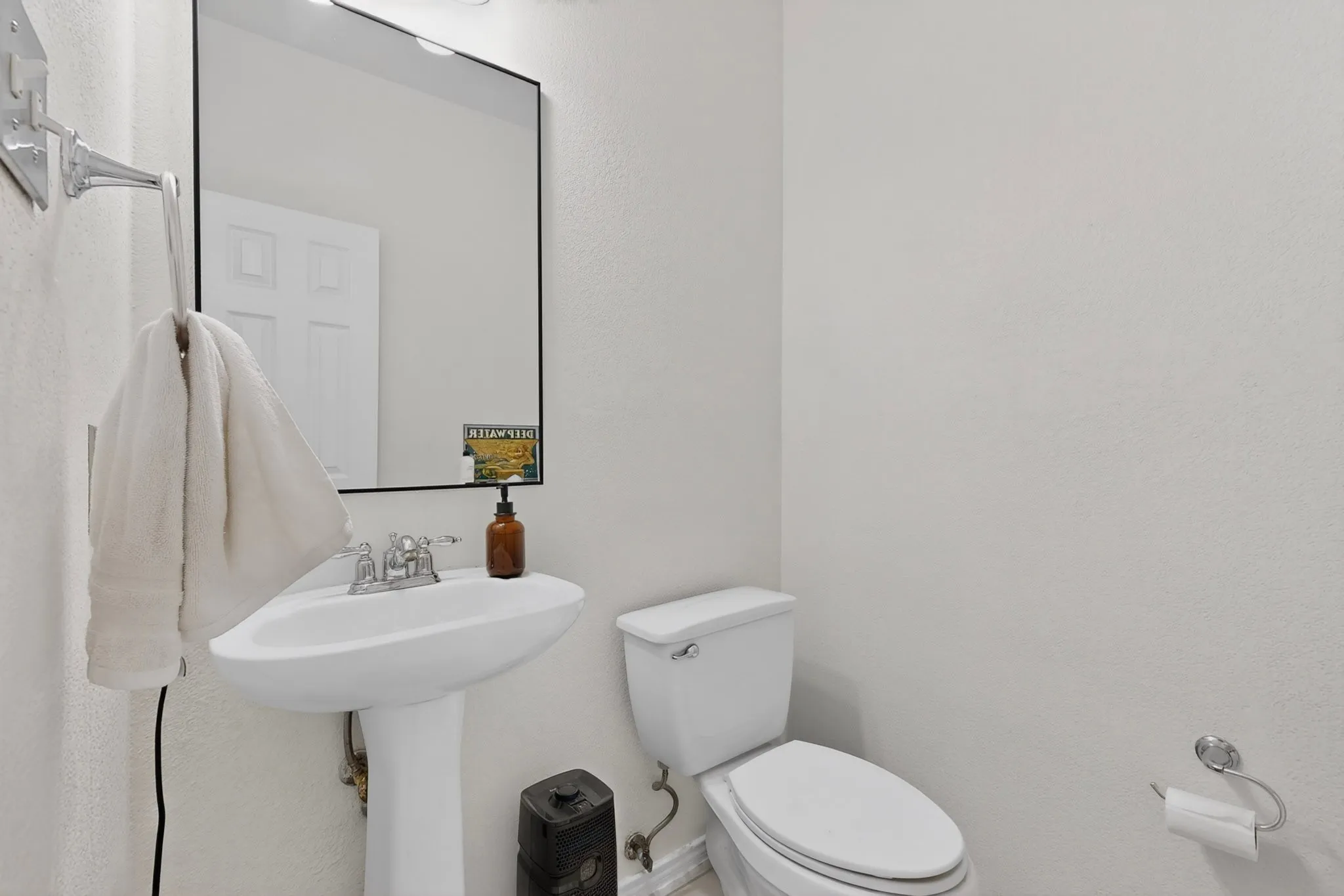 Single Family Residence For Sale in Collin County , 9756 Old Field Drive, Mc Kinney, Texas 75072, 4 Bedroom, 3 Bathroom, 2 Garage spaces, 2,417 Sqft, built in 2004, mls#21297378, Real Estate Agent in Mc Kinney, Homes For Sale in Collin county, Homes For Sale in Mc Kinney, Realtor in Mc Kinney Texas, Real Estate Brokerage Independent Realty Texas, Luminita Cordes Realtor