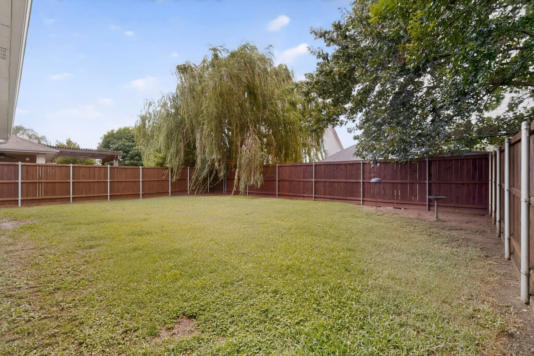 Single Family Residence For Sale in Collin County , 9756 Old Field Drive, Mc Kinney, Texas 75072, 4 Bedroom, 3 Bathroom, 2 Garage spaces, 2,417 Sqft, built in 2004, mls#21297378, Real Estate Agent in Mc Kinney, Homes For Sale in Collin county, Homes For Sale in Mc Kinney, Realtor in Mc Kinney Texas, Real Estate Brokerage Independent Realty Texas, Luminita Cordes Realtor