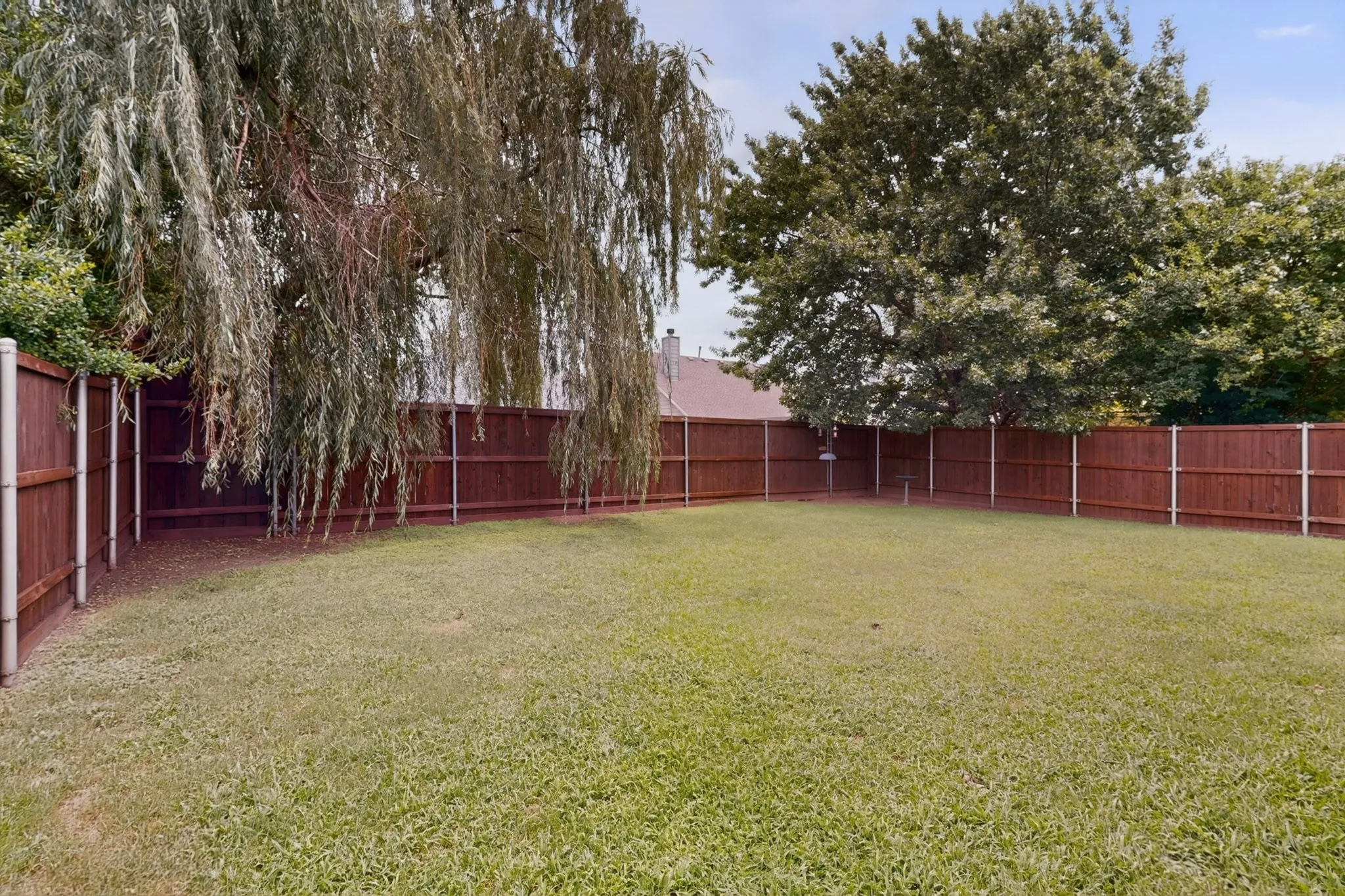 Single Family Residence For Sale in Collin County , 9756 Old Field Drive, Mc Kinney, Texas 75072, 4 Bedroom, 3 Bathroom, 2 Garage spaces, 2,417 Sqft, built in 2004, mls#21297378, Real Estate Agent in Mc Kinney, Homes For Sale in Collin county, Homes For Sale in Mc Kinney, Realtor in Mc Kinney Texas, Real Estate Brokerage Independent Realty Texas, Luminita Cordes Realtor