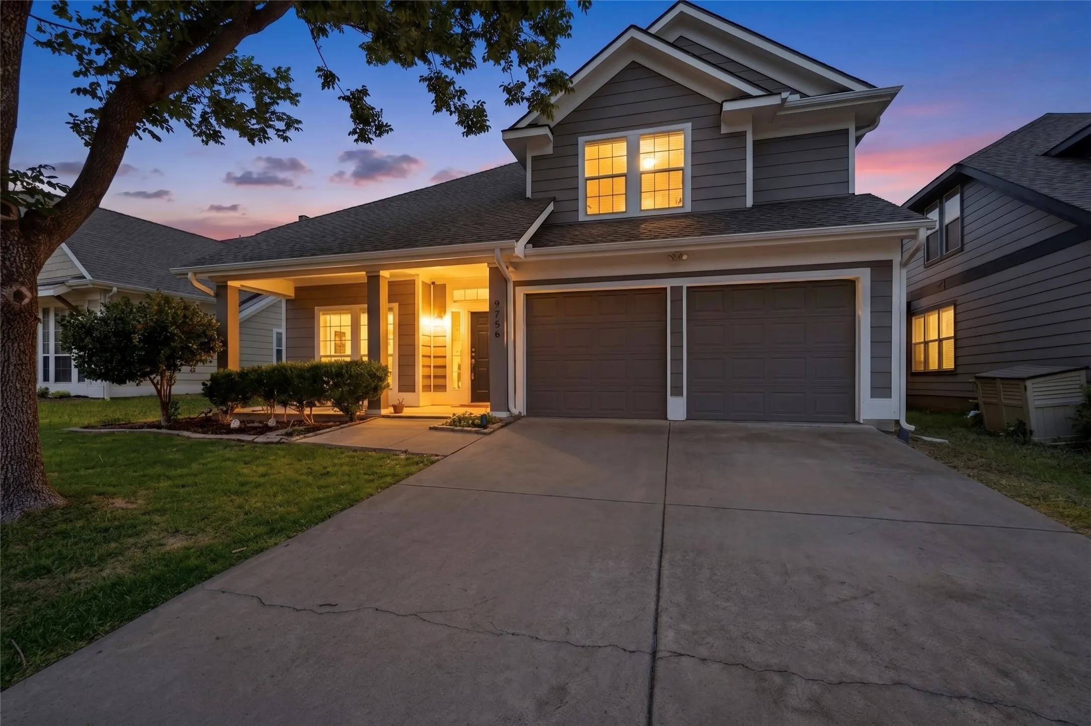 Single Family Residence For Sale in Collin County , 9756 Old Field Drive, Mc Kinney, Texas 75072, 4 Bedroom, 3 Bathroom, 2 Garage spaces, 2,417 Sqft, built in 2004, mls#21297378, Real Estate Agent in Mc Kinney, Homes For Sale in Collin county, Homes For Sale in Mc Kinney, Realtor in Mc Kinney Texas, Real Estate Brokerage Independent Realty Texas, Luminita Cordes Realtor