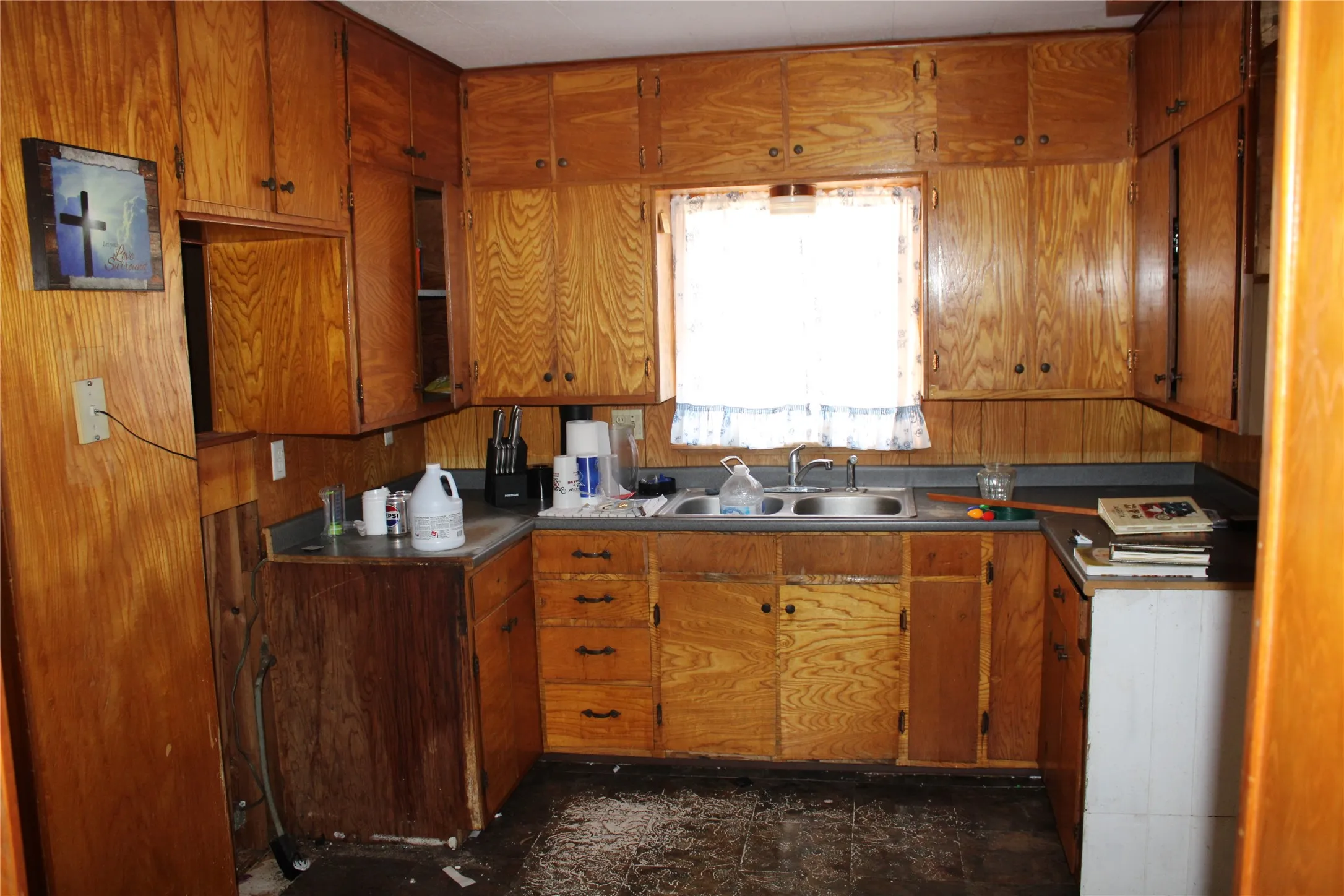 Single Family Residence For Sale in Jack County , 3020 Fm 2210 E, Perrin, Texas 76486, 3 Bedroom, 2 Bathroom, Garage spaces, 1,687 Sqft, built in 1965, mls#21284615, Real Estate Agent in Perrin, Homes For Sale in Jack county, Homes For Sale in Perrin, Realtor in Perrin Texas, Real Estate Brokerage Independent Realty Texas, Luminita Cordes Realtor