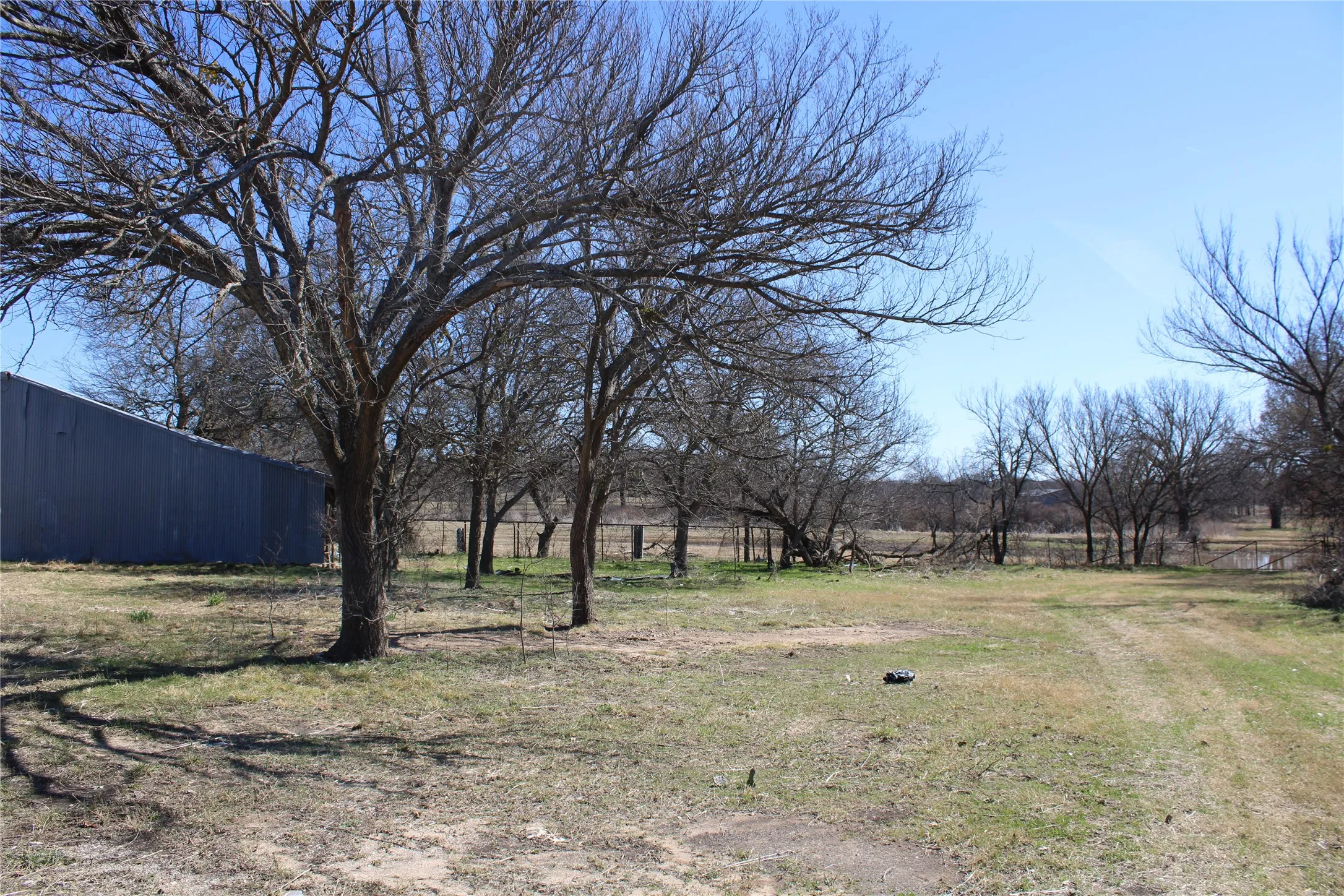 Single Family Residence For Sale in Jack County , 3020 Fm 2210 E, Perrin, Texas 76486, 3 Bedroom, 2 Bathroom, Garage spaces, 1,687 Sqft, built in 1965, mls#21284615, Real Estate Agent in Perrin, Homes For Sale in Jack county, Homes For Sale in Perrin, Realtor in Perrin Texas, Real Estate Brokerage Independent Realty Texas, Luminita Cordes Realtor