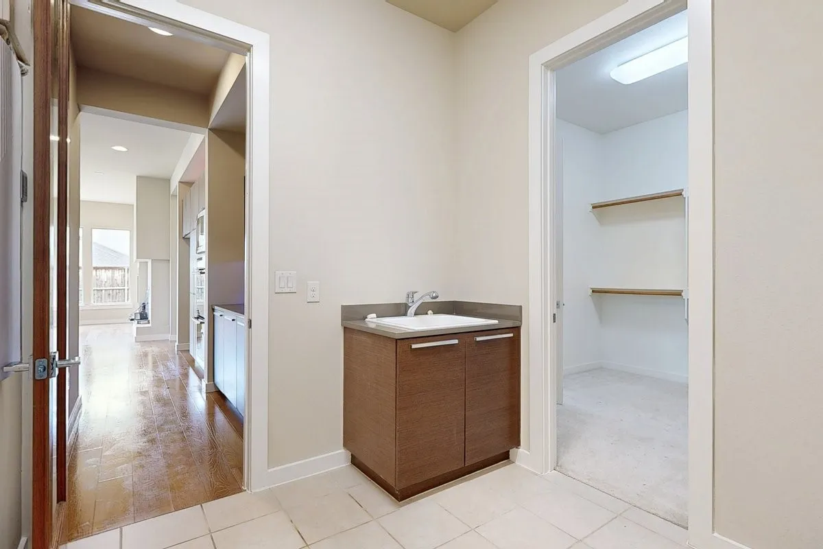 Single Family Residence For Sale in Denton County , 3778 Pistol Creek Drive, Frisco, Texas 75034, 5 Bedroom, 6 Bathroom, 3 Garage spaces, 3,721 Sqft, built in 2017, mls#21297465, Real Estate Agent in Frisco, Homes For Sale in Denton county, Homes For Sale in Frisco, Realtor in Frisco Texas, Real Estate Brokerage Independent Realty Texas, Luminita Cordes Realtor